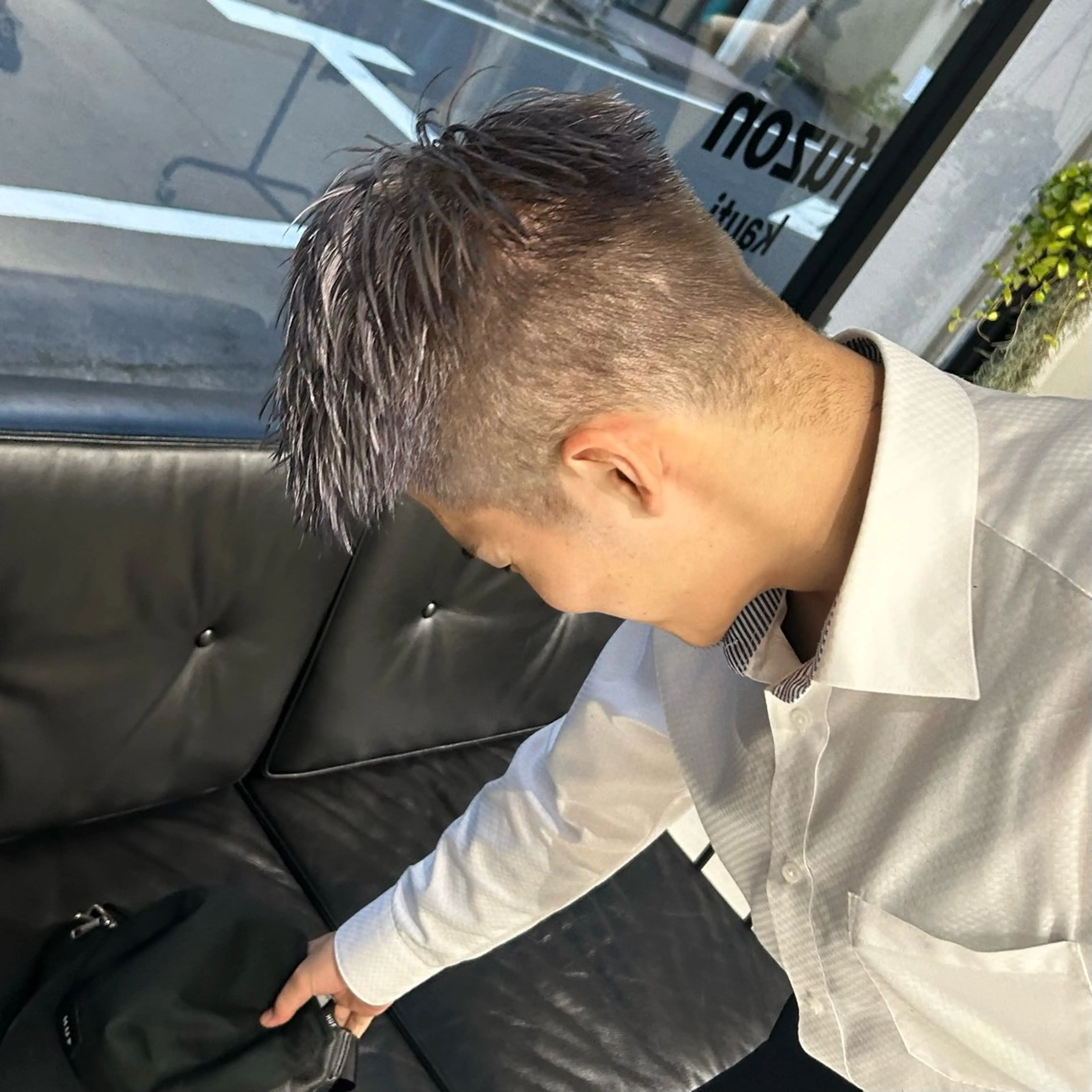 カラー メンズ メンズブリーチ メンズハイトーン ブリーチ ハイトーンカラー シルバー 🪐メンズモデル募集 | オカモトノア🪐のヘアスタイル