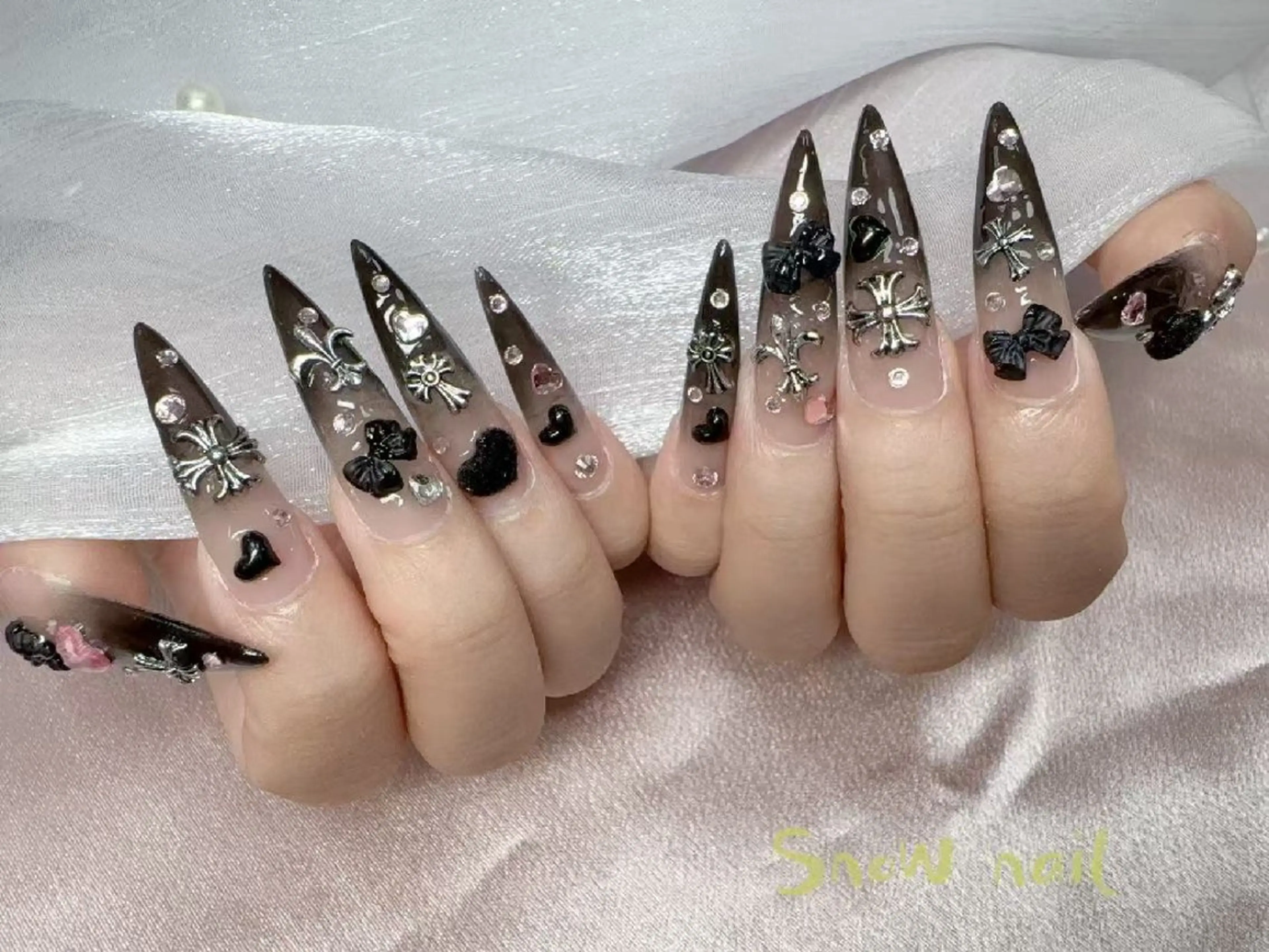 ネイル Snow nail  ❄️Salon 💕のネイルデザイン