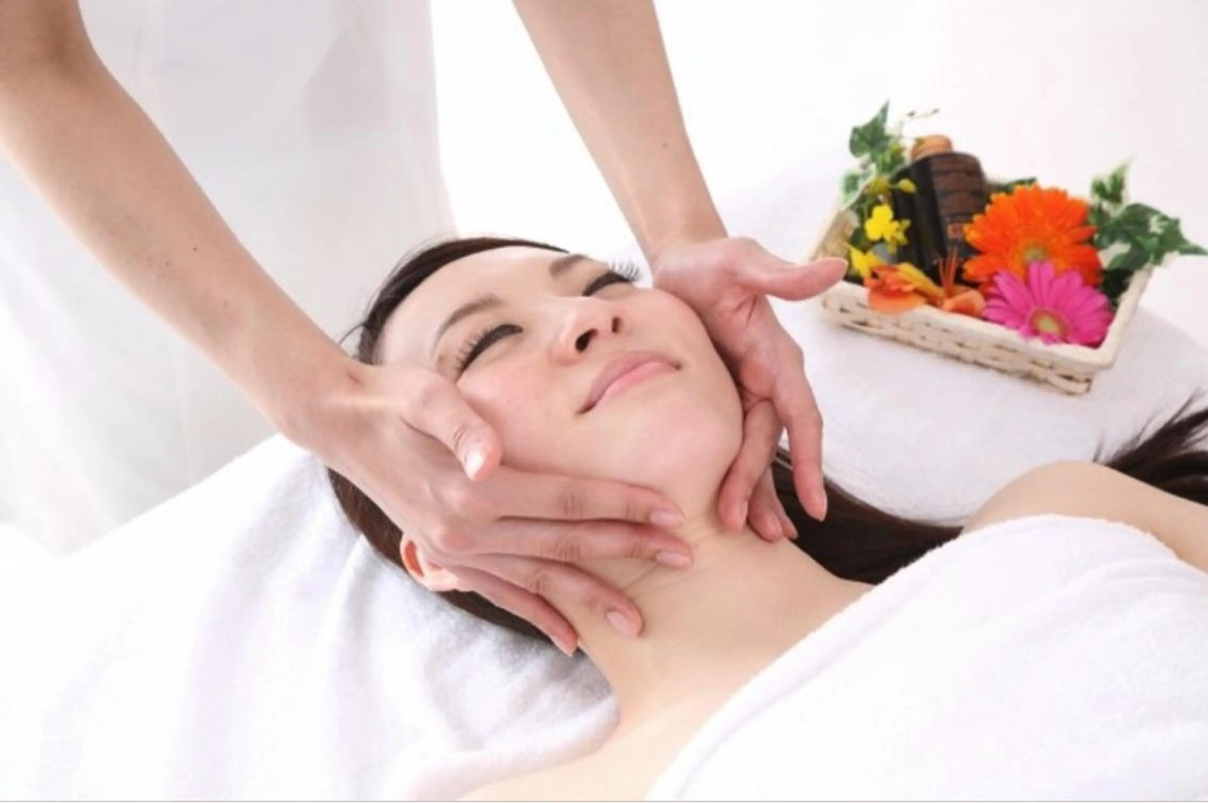 2月限定モニター募集⭐️人気No.1⭐️エステ+角質+ピーリングパック《初心者おススメ🔰》ニキビ・毛穴・乾燥・赤み肌の写真