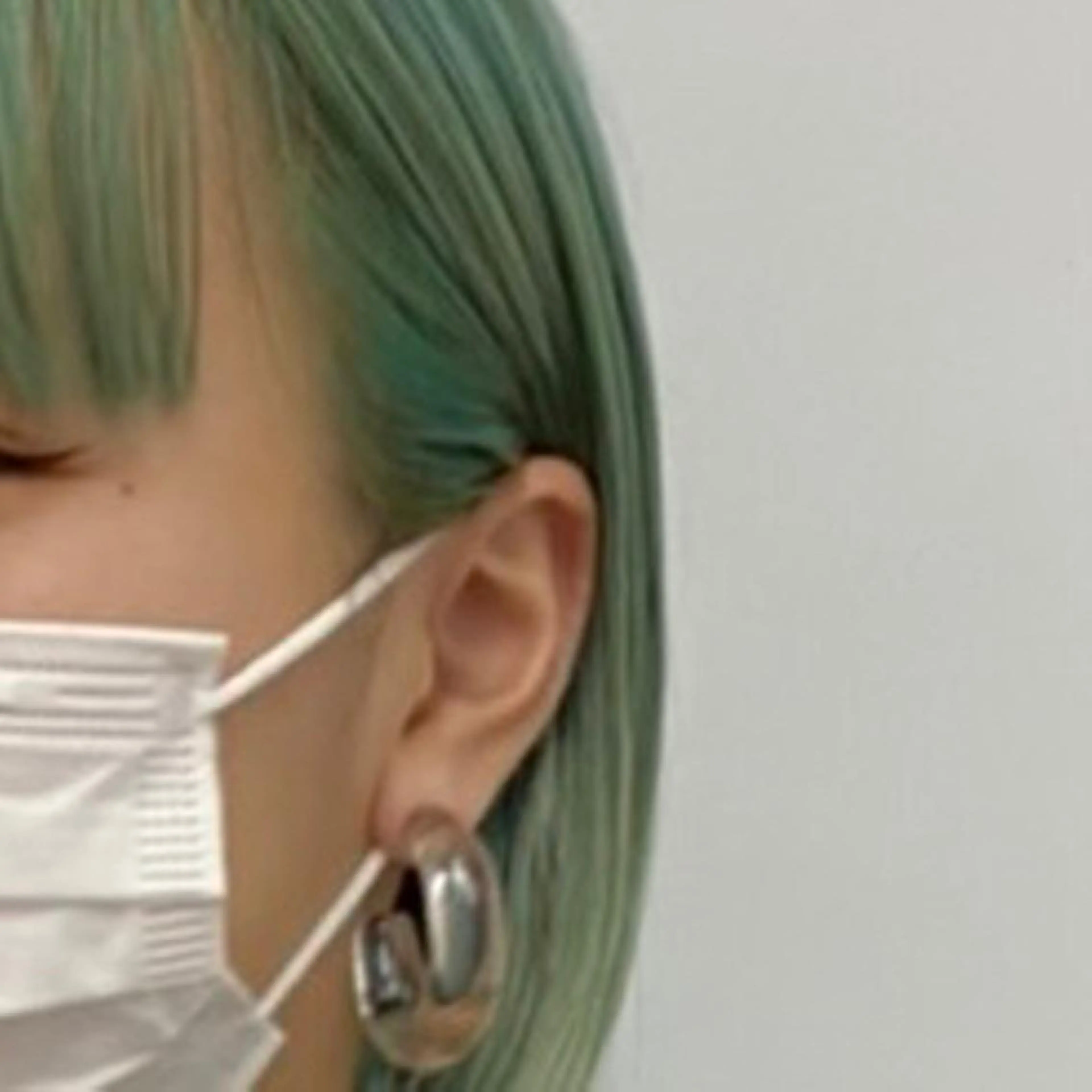 ショート カラー Yahiko ハイトーンのヘアスタイル