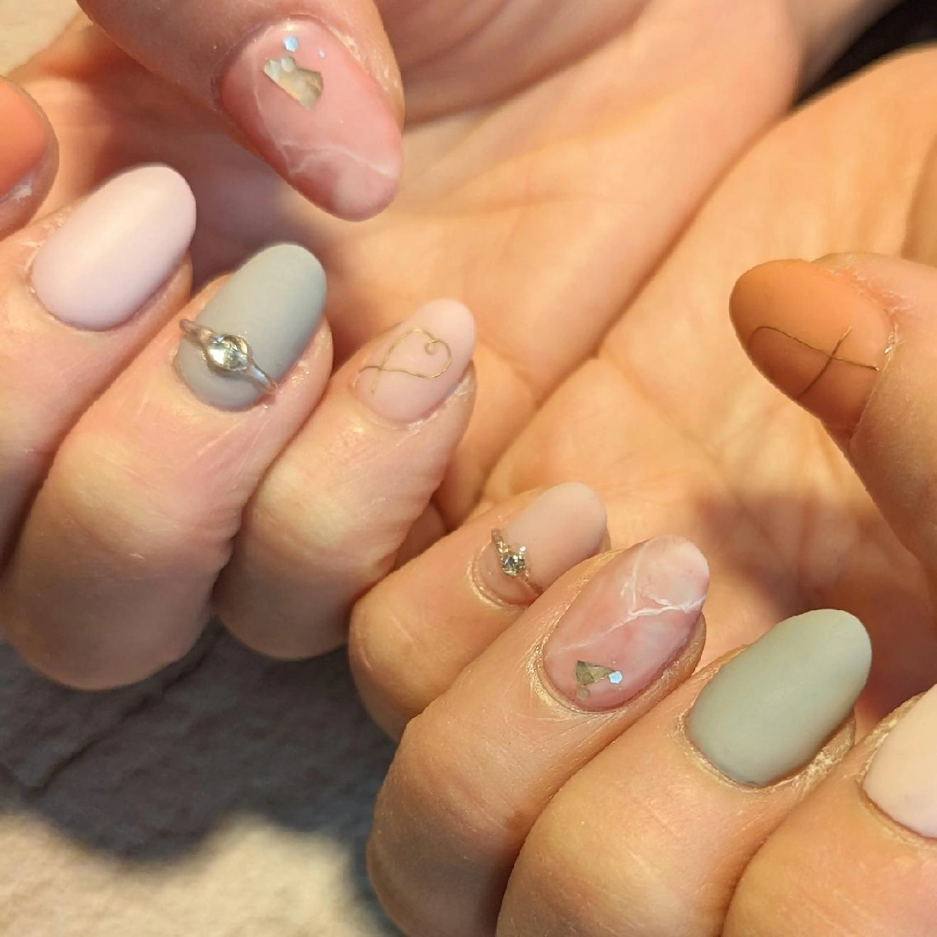 ネイル ｱｲﾗｯｼｭ ﾈｲﾙ ｻﾛﾝ つけるのマツエク・マツパデザイン