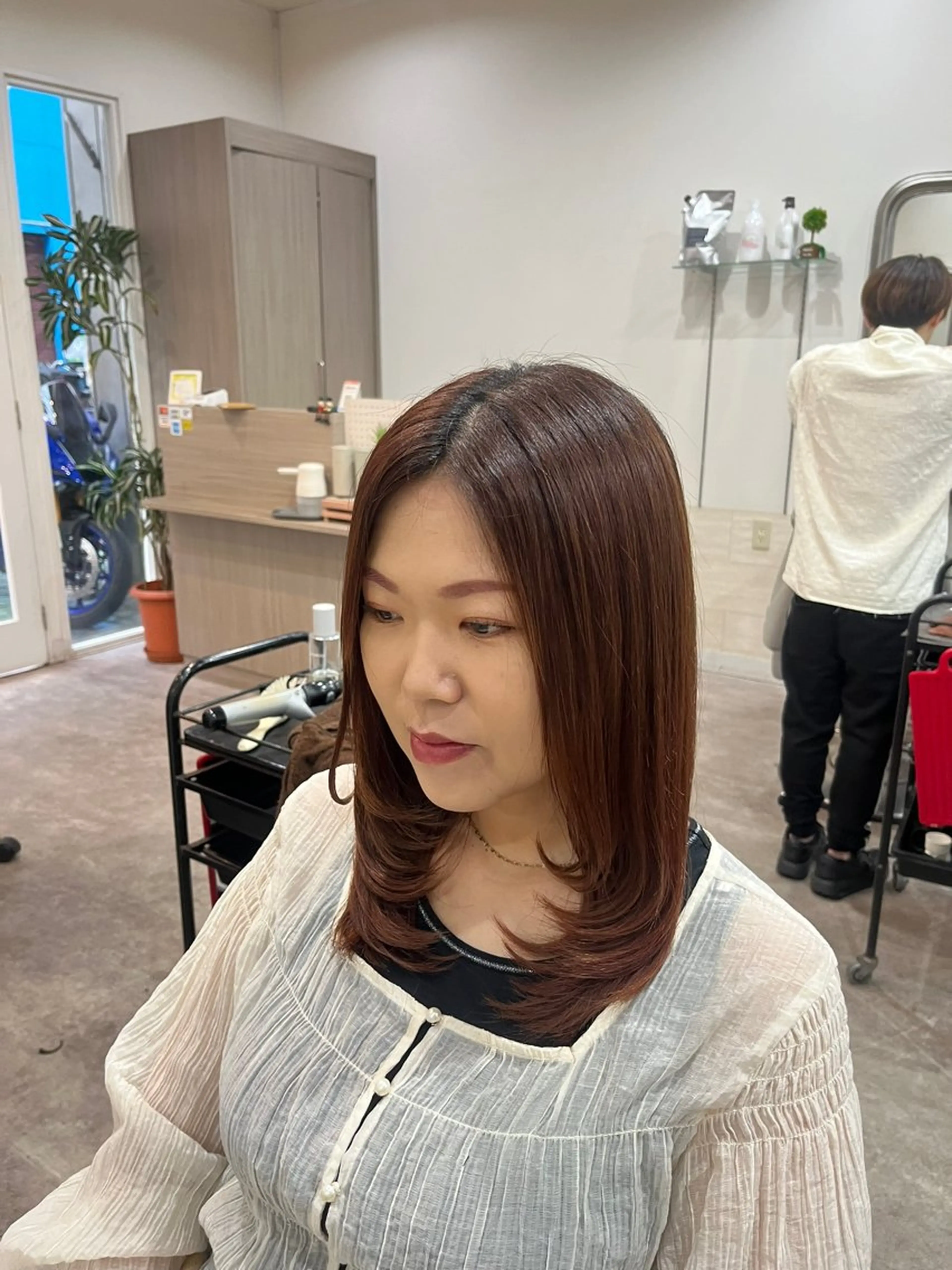 ミディアム レイヤーカット カット トリートメント 艶髪🥣透明感カラー 🫧前田奈津実のヘアスタイル