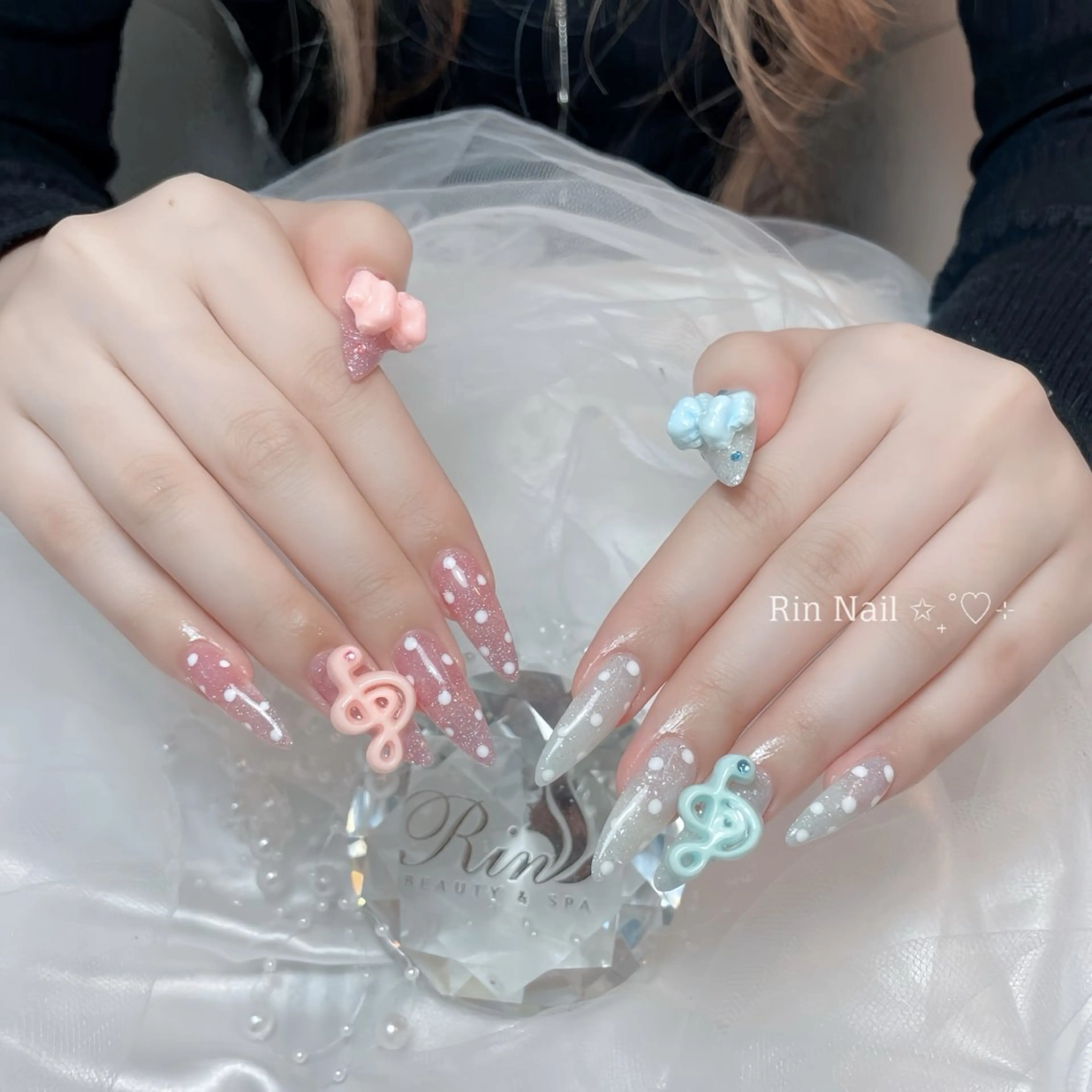 ネイル アートネイル チークネイル ジェルネイル ロングネイル マグネットネイル ハンドネイル Rin Nail 新大久保店のネイルデザイン