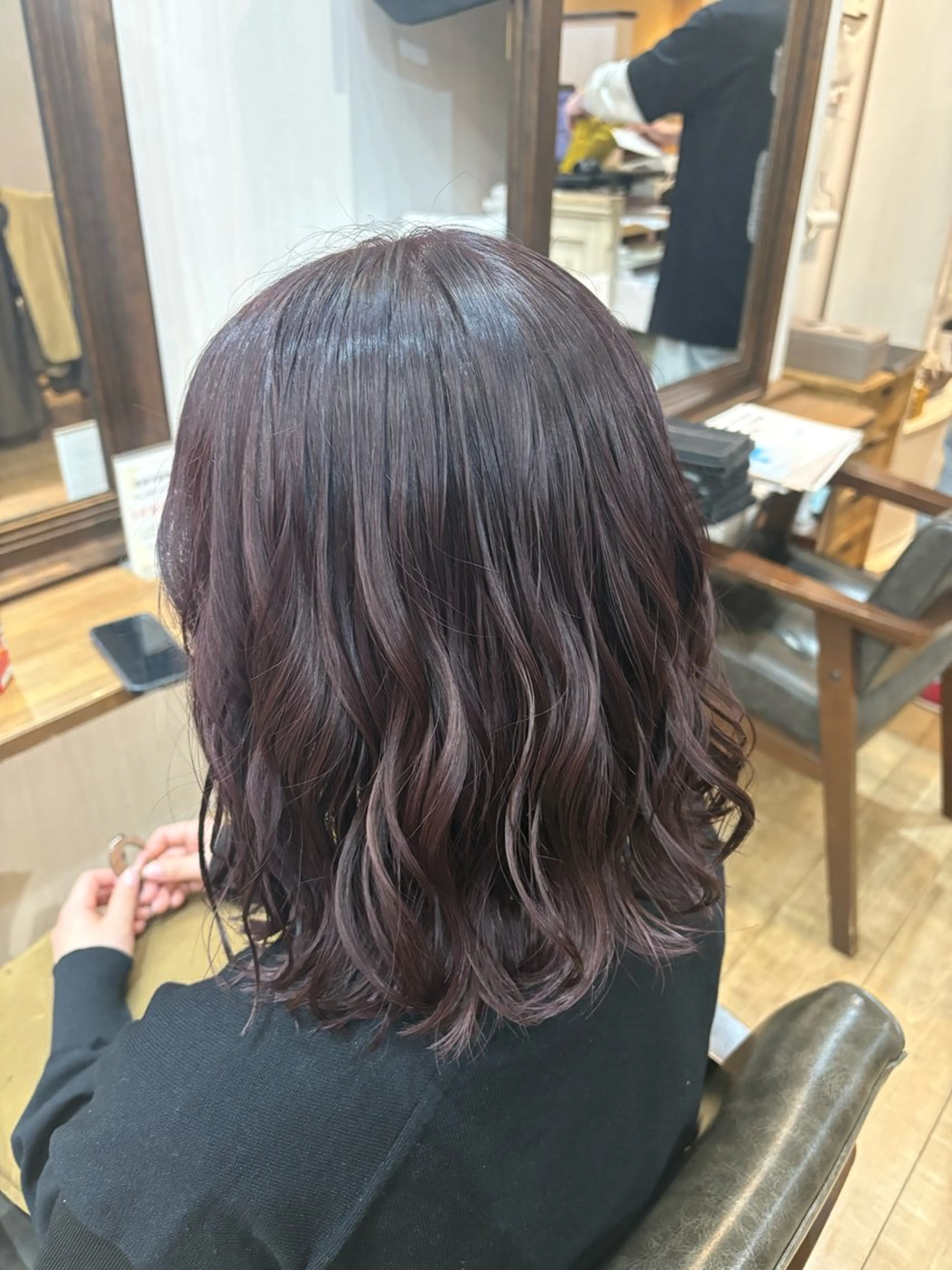 ミディアム ピンクブラウン ヘアカラー 大谷 羽音のヘアスタイル