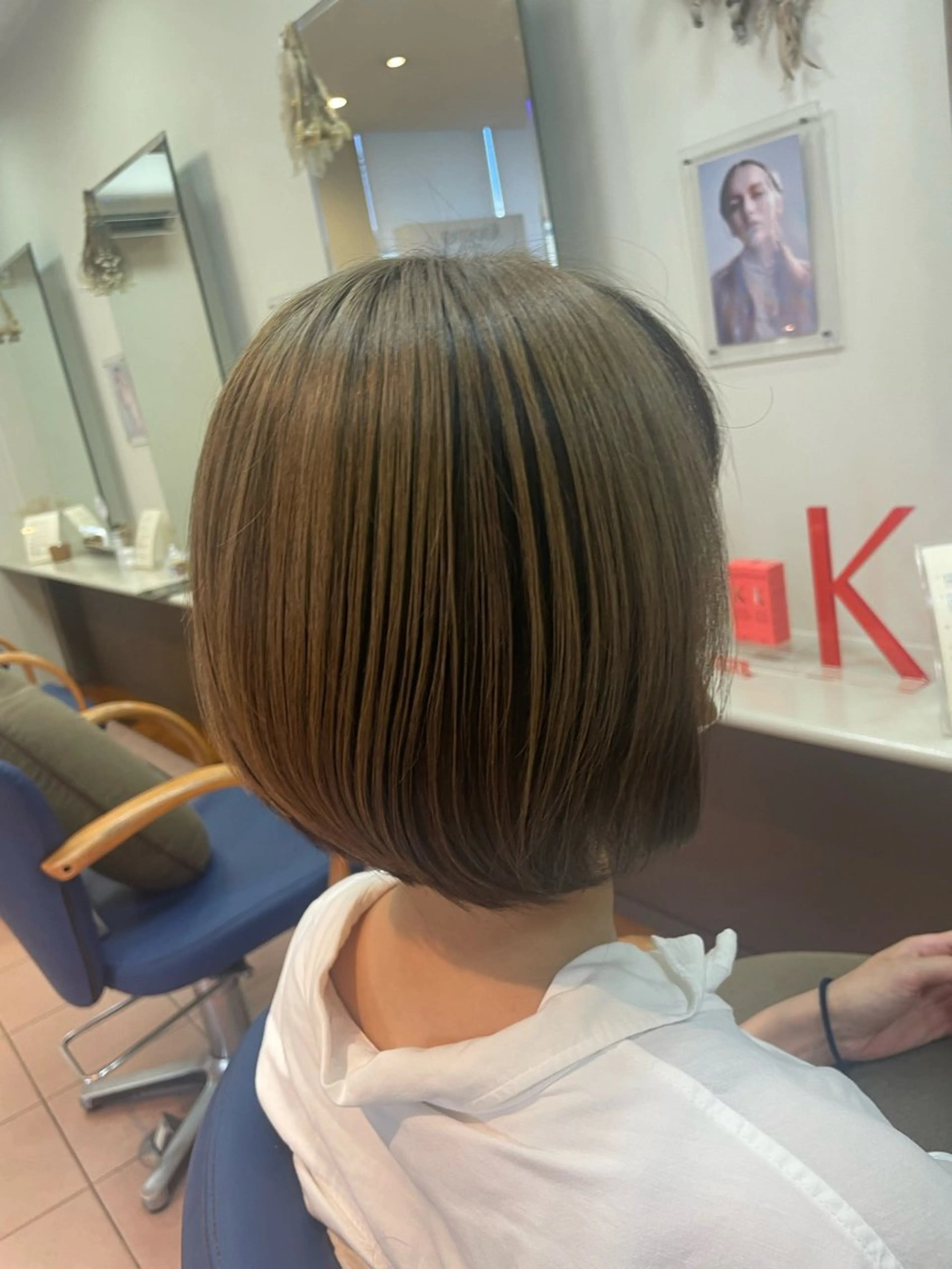 ミディアム ボブ 縮毛矯正 attrice杉山 綾乃のヘアスタイル