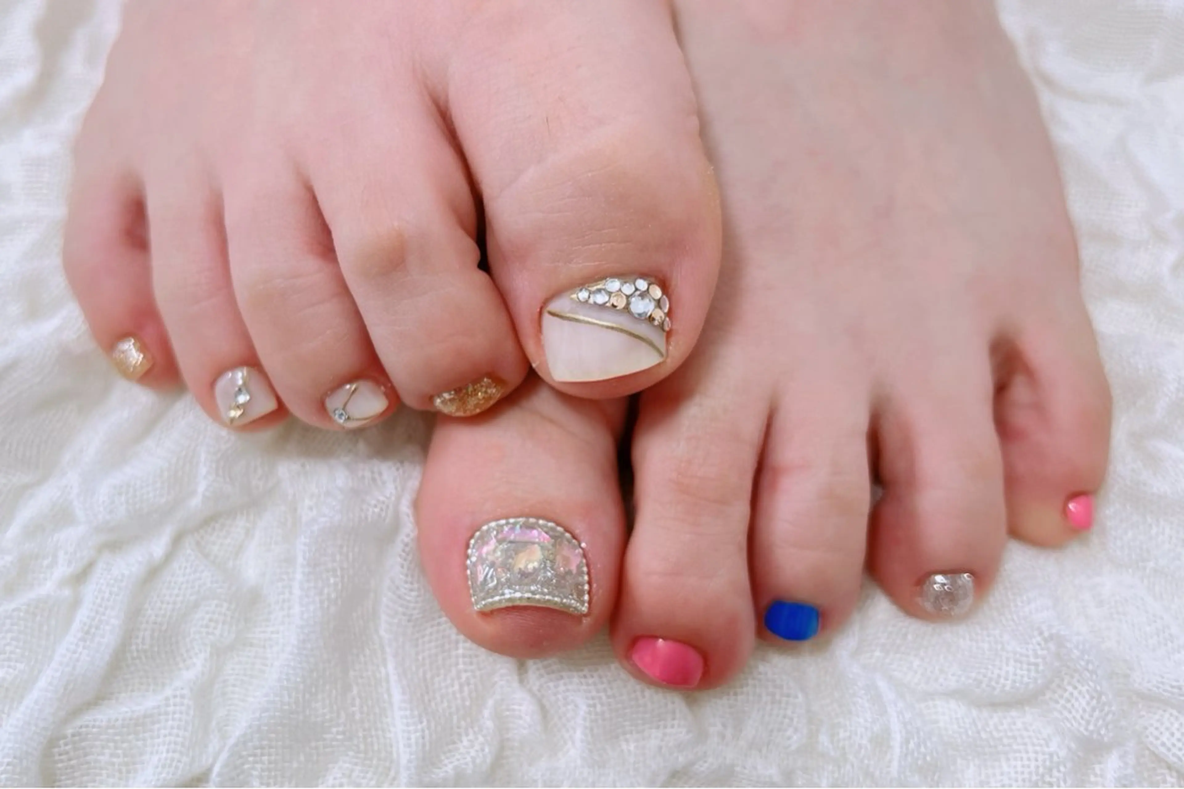 ネイル フットネイル フレンチネイル 韓国ネイル ロングネイル マグネットネイル フットネイル Lee _nailのネイルデザイン