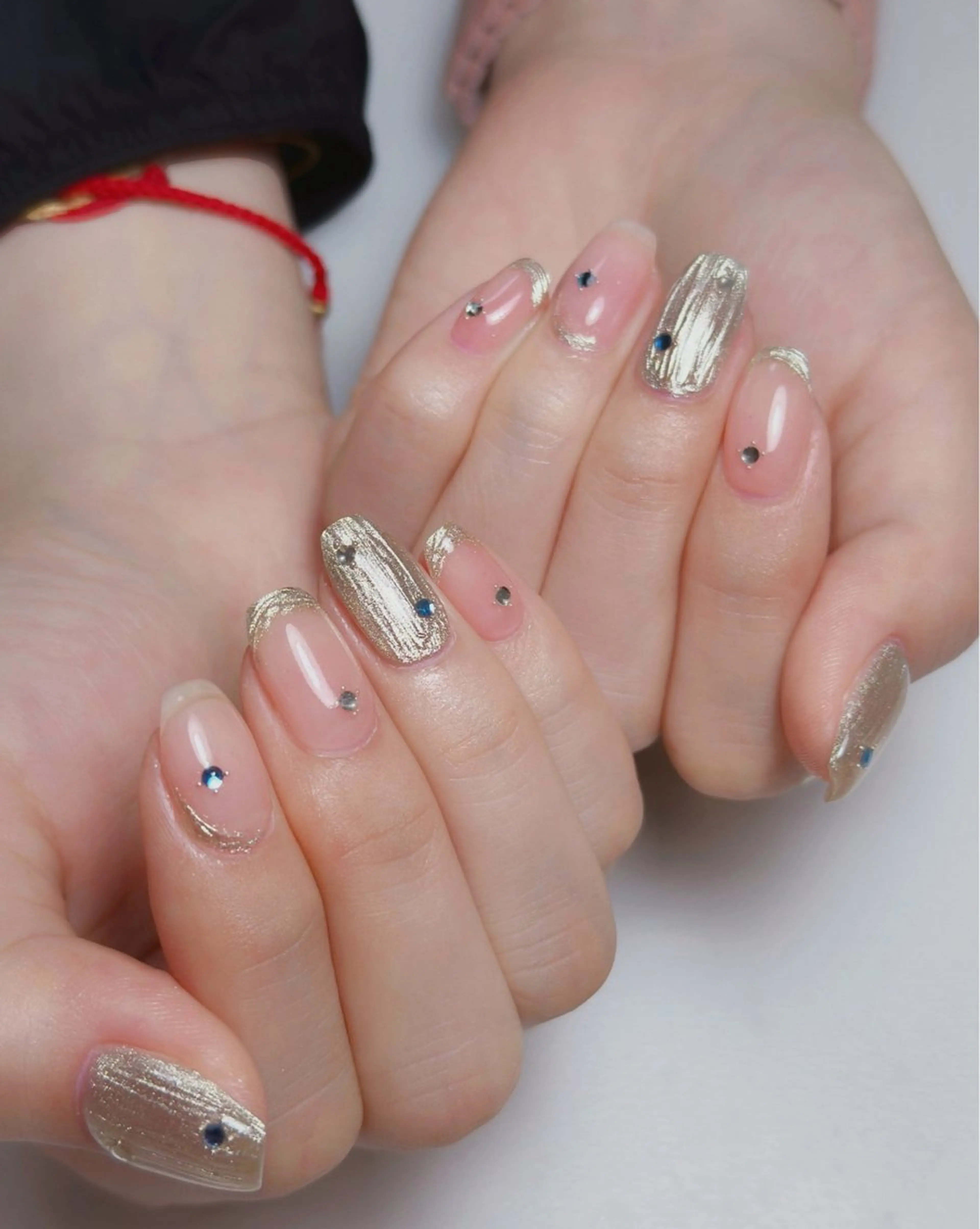 ネイル オーロラネイル 長さ出し フットネイル ラメ(グリッター) ラメグラデーション ハンドネイル 👍thumbs up nail👍のネイルデザイン