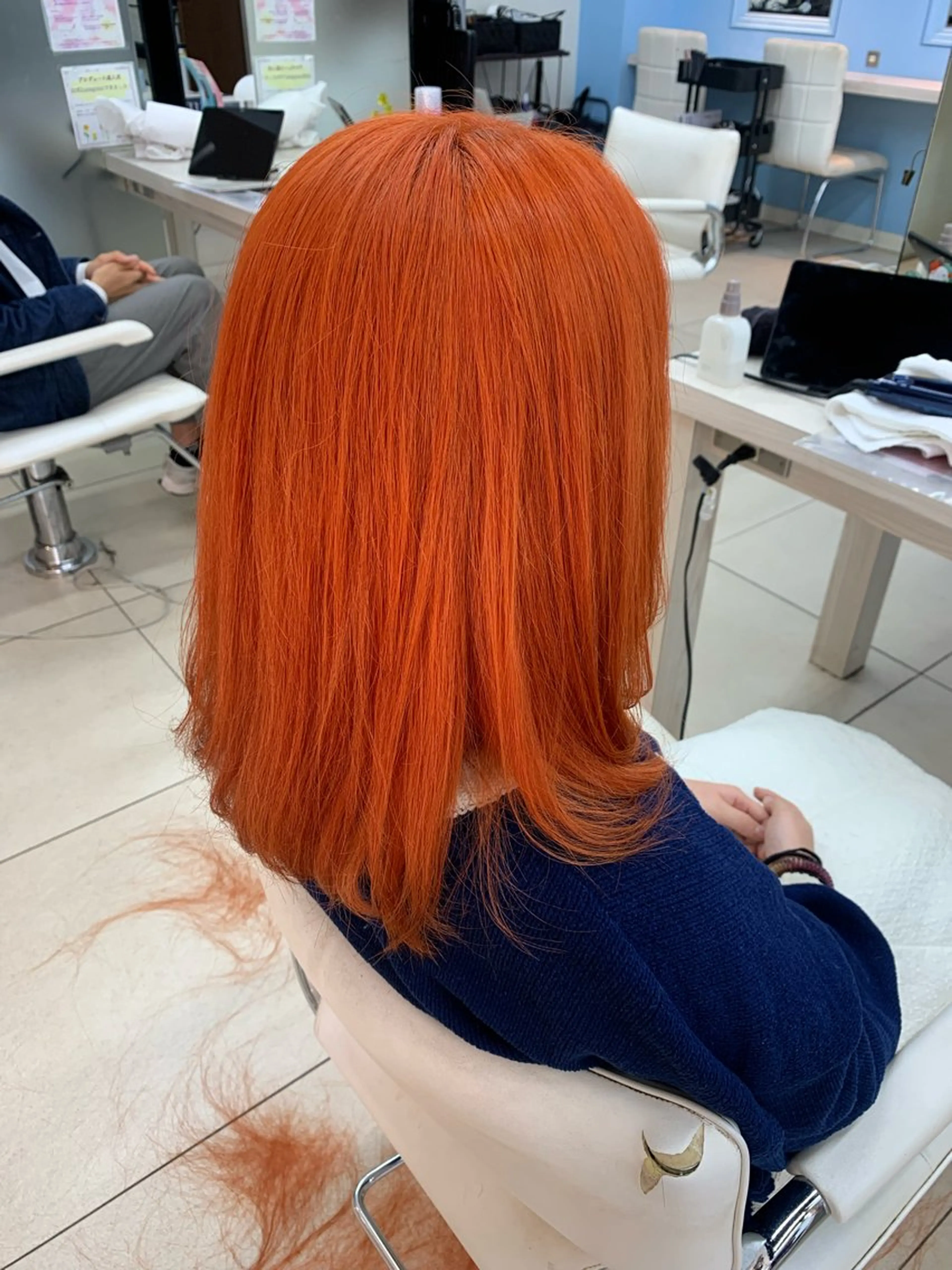 ミディアム カラー ブリーチ オレンジ ヘアカラー トリートメント ✂︎✂︎レディースの メンズカット屋さんのヘアスタイル