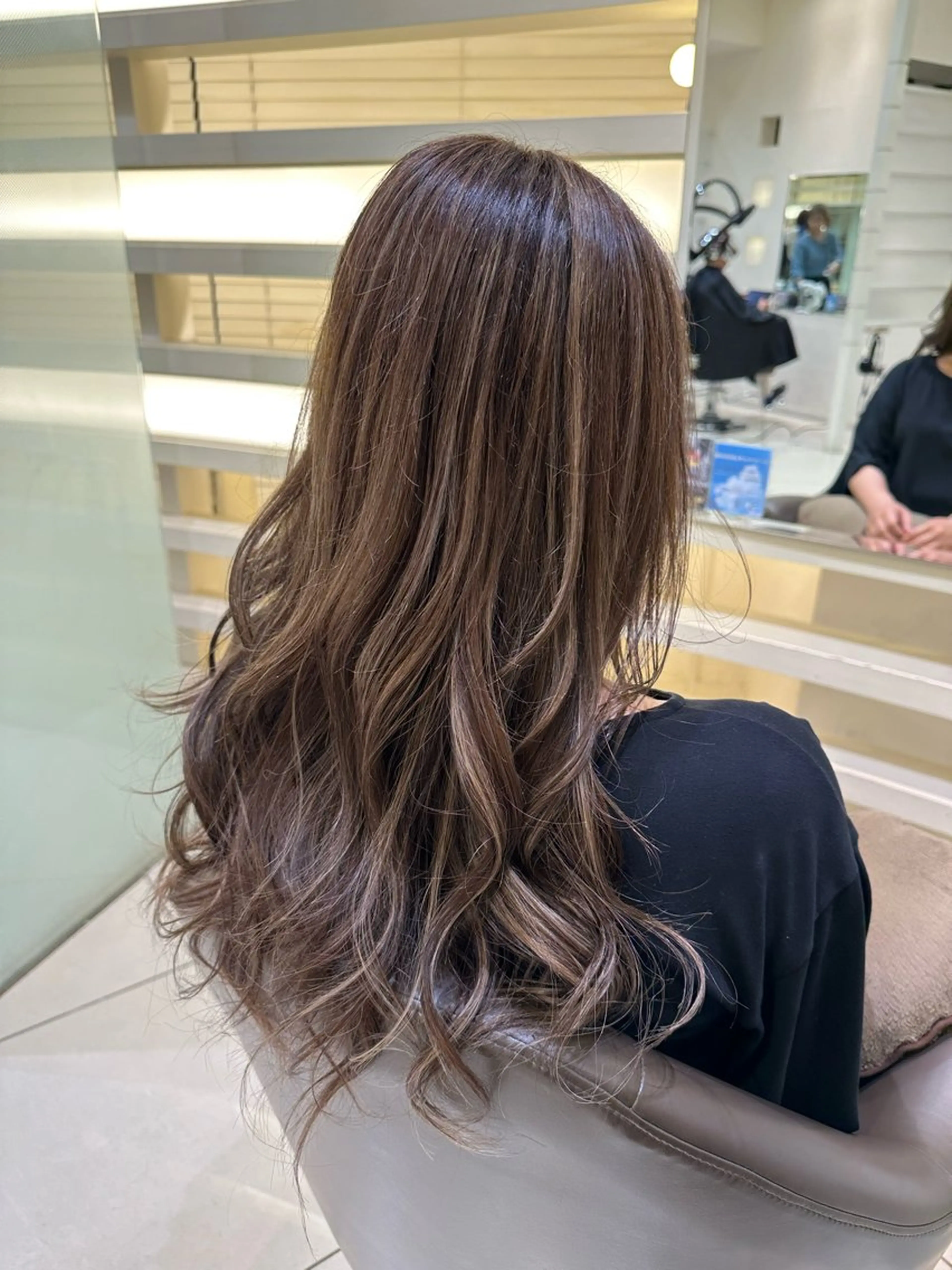 ロング カラー タイトボブ個性派カラ ーAKANEのヘアスタイル