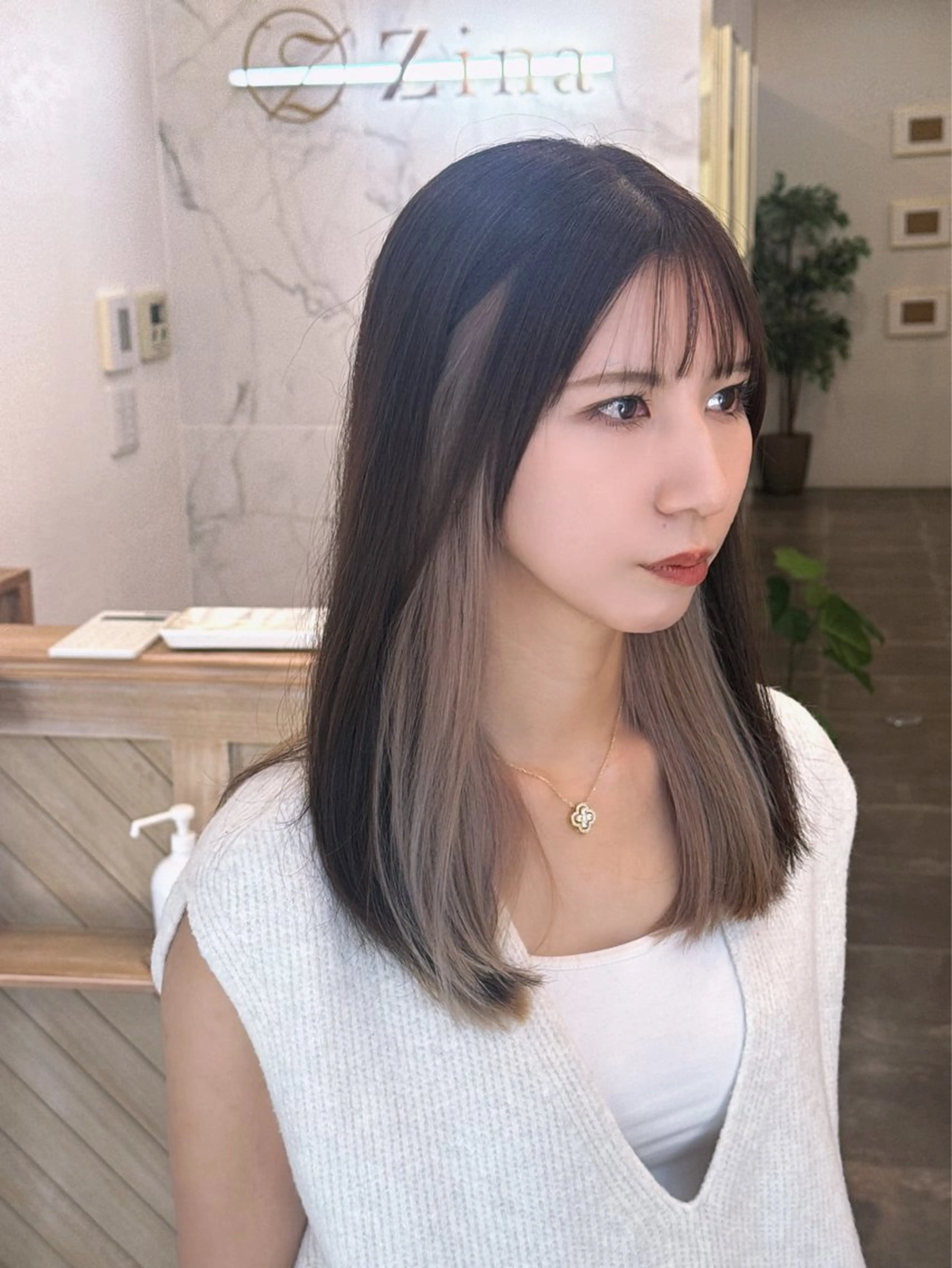 ロング Zina 髪質改善 たつやのヘアスタイル