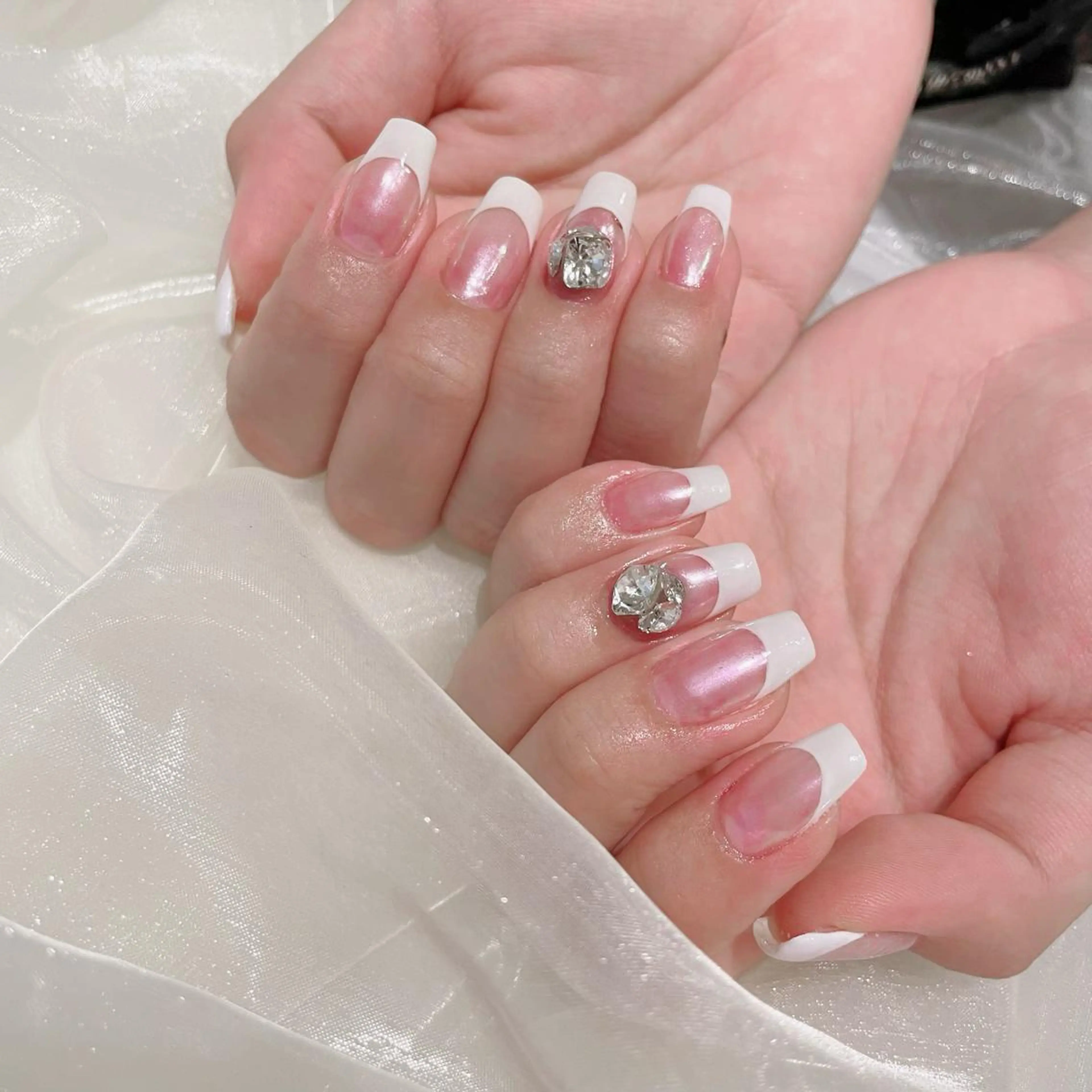 ネイル ストーンネイル ハンドネイル Lunenail所属・Lune nailのネイルデザイン