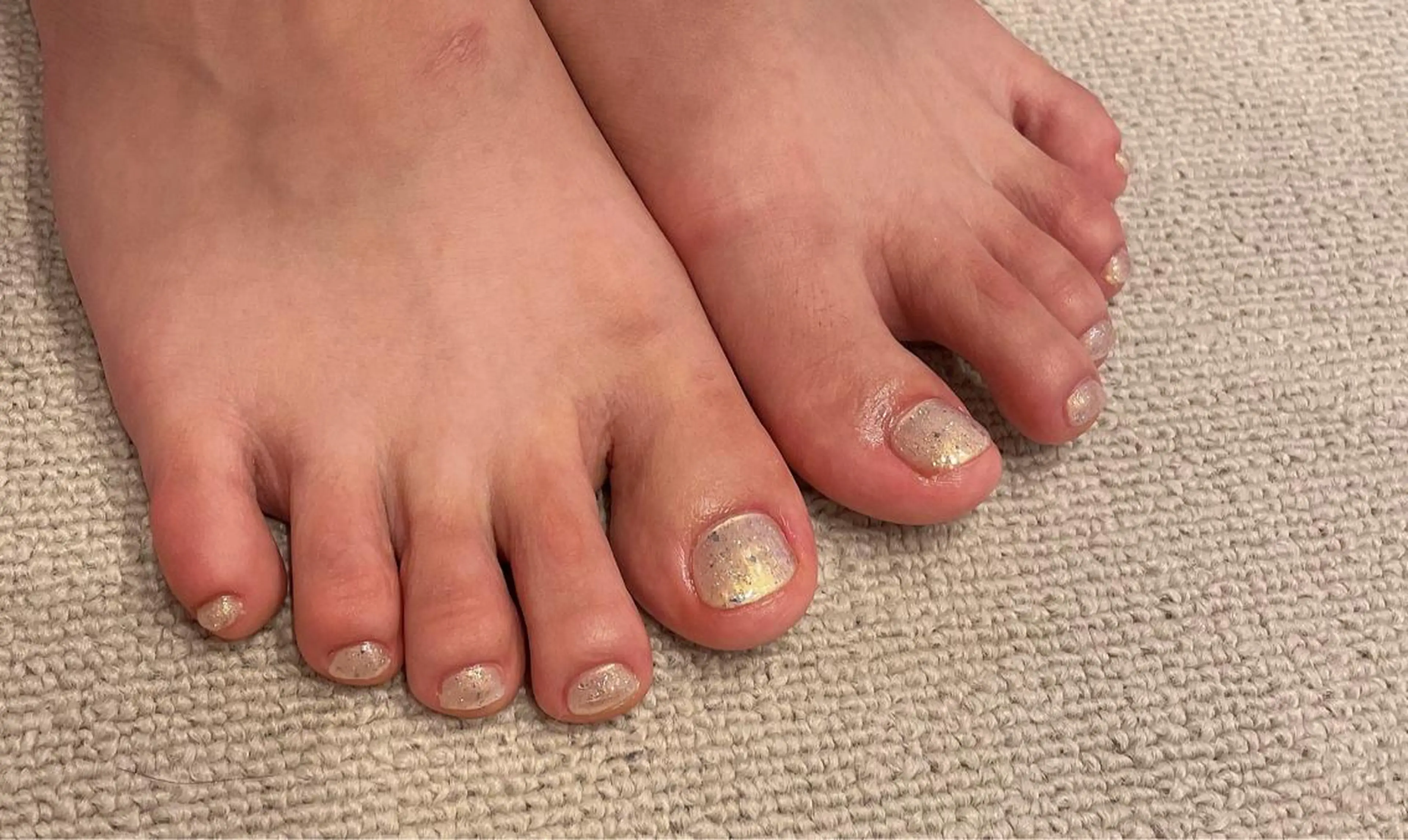 ネイル ラメ(グリッター) ワンカラーネイル フットネイル liberté所属・liberté🫧 新小岩のネイルデザイン