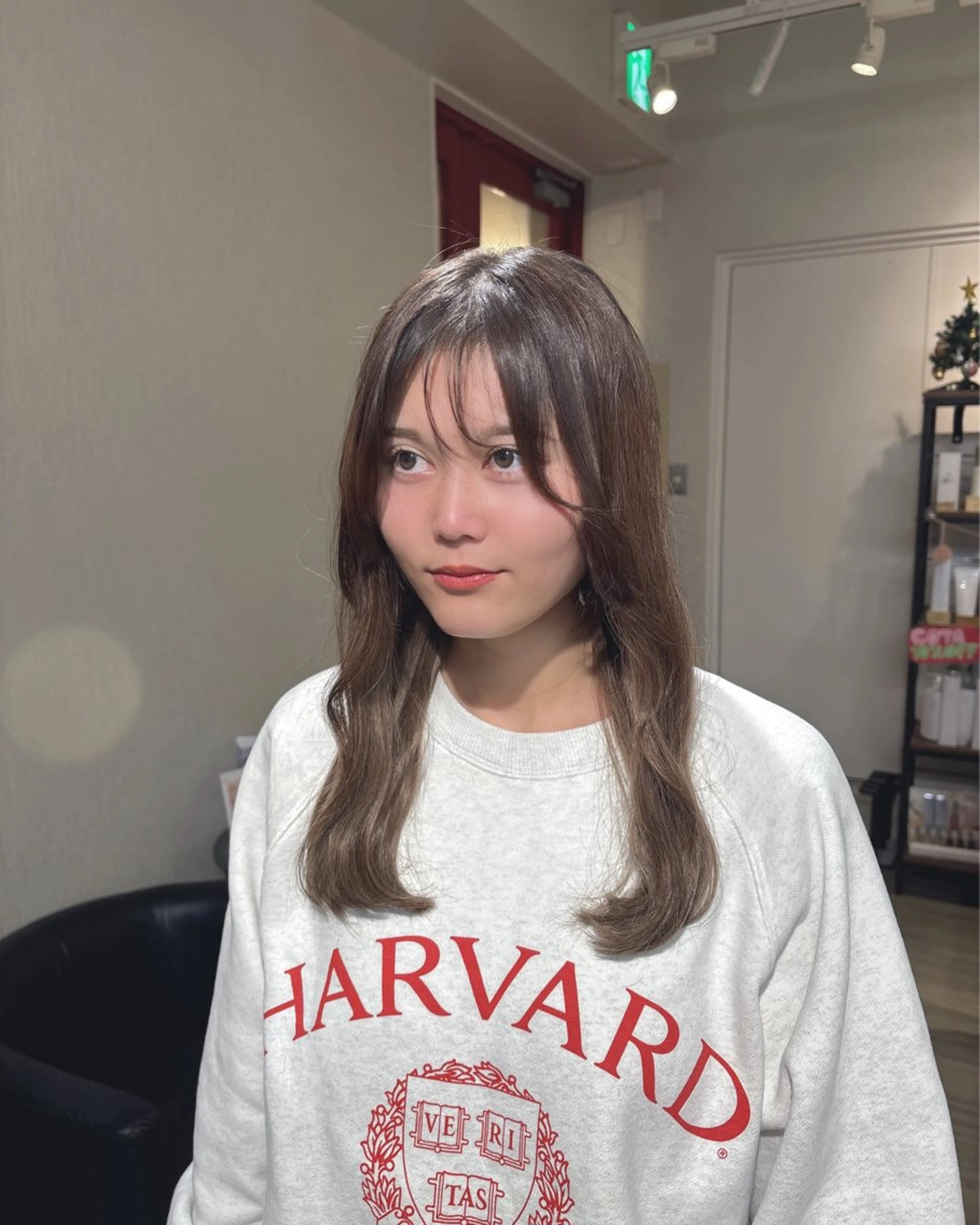 艶カラー/ 透明感カラー/AOIのヘアスタイル