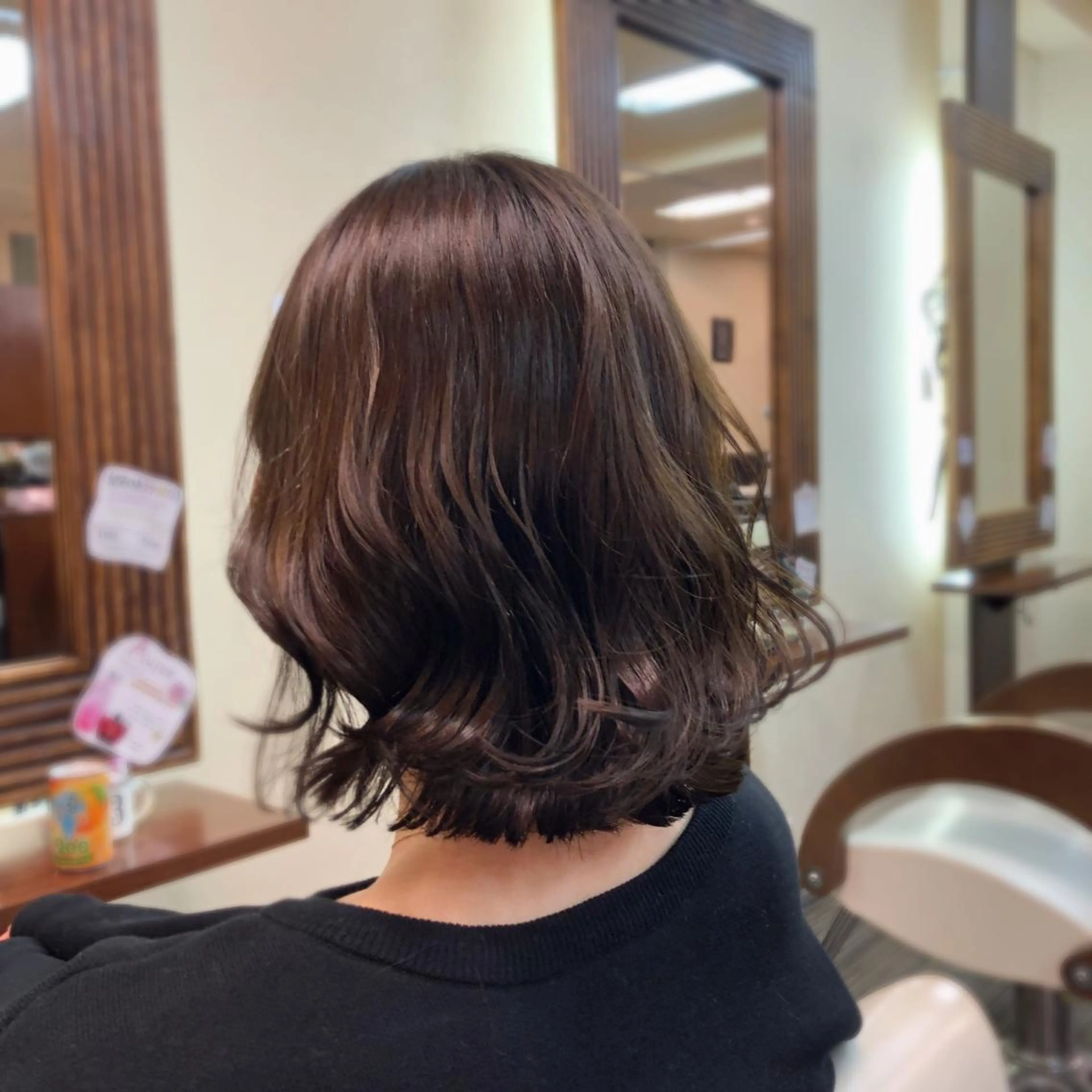 ミディアム カラー カット ヘアカラー トリートメント 山崎 絵莉香のヘアスタイル