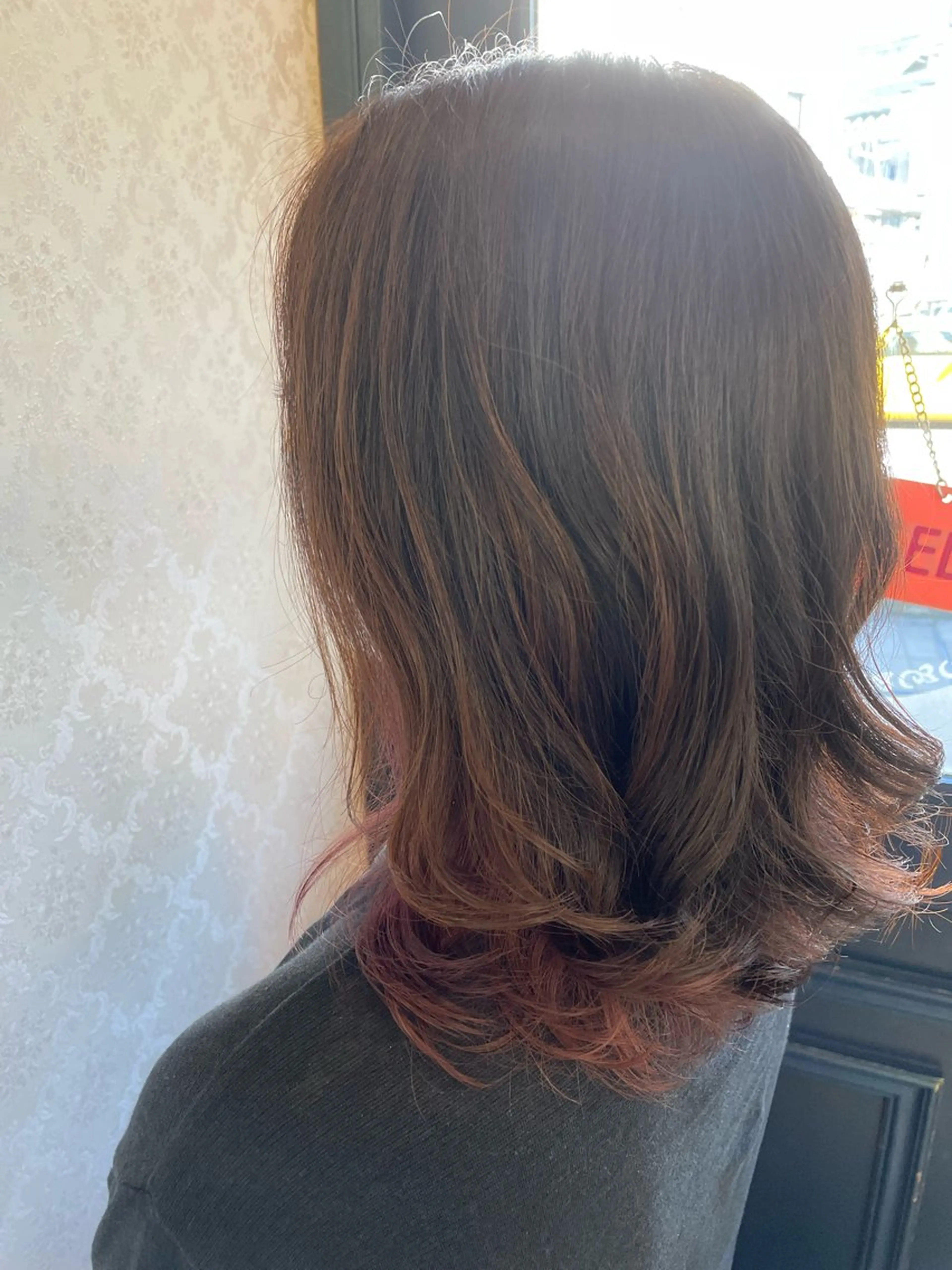 ミディアム カラー ヒヨシ ルナのヘアスタイル