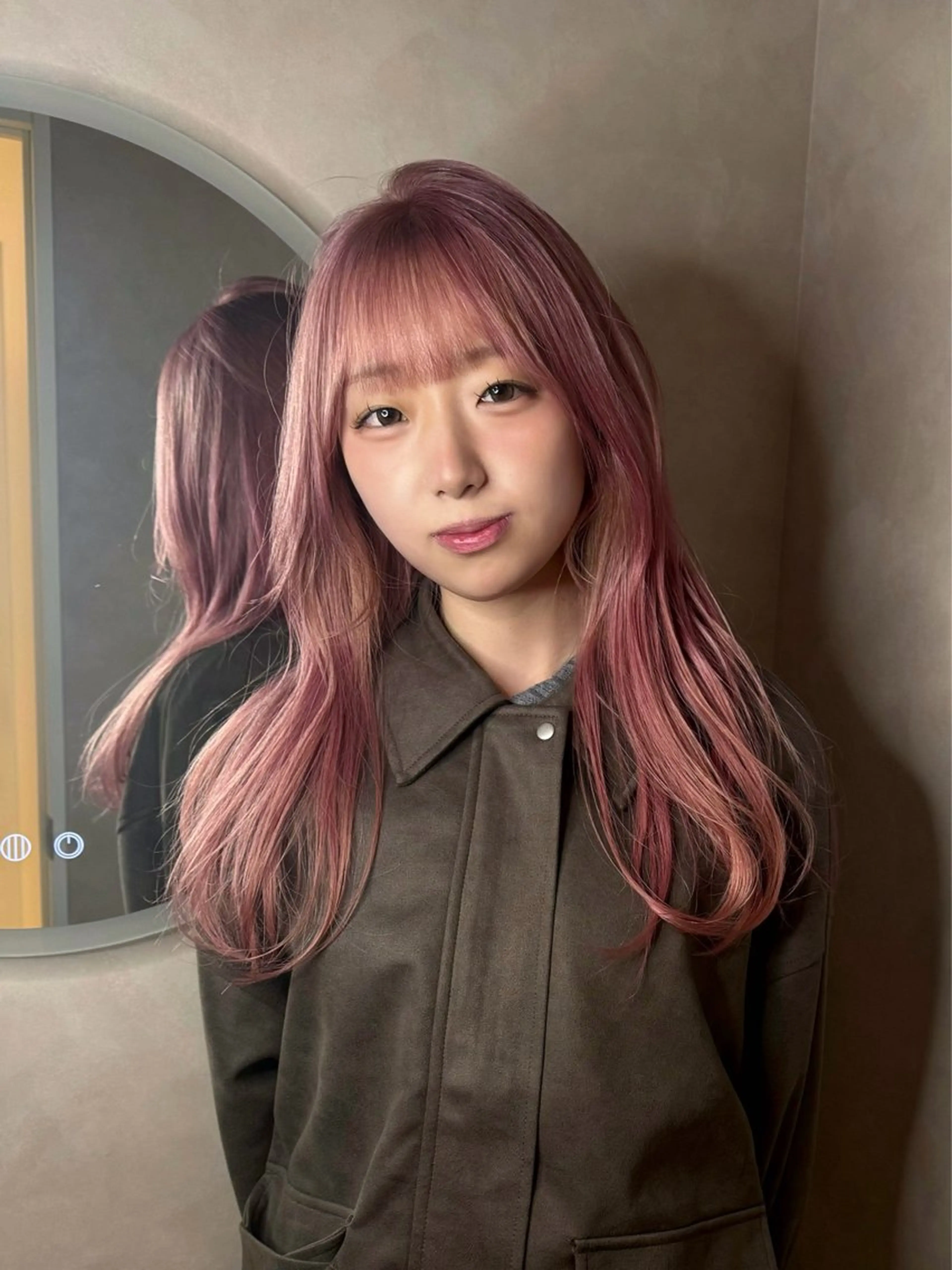 ロング カラー ベージュカラー ブリーチ ピンクカラー ピンクベージュ ヘアカラー トリートメント ヒナ子🦋 ブリーチカラーのヘアスタイル