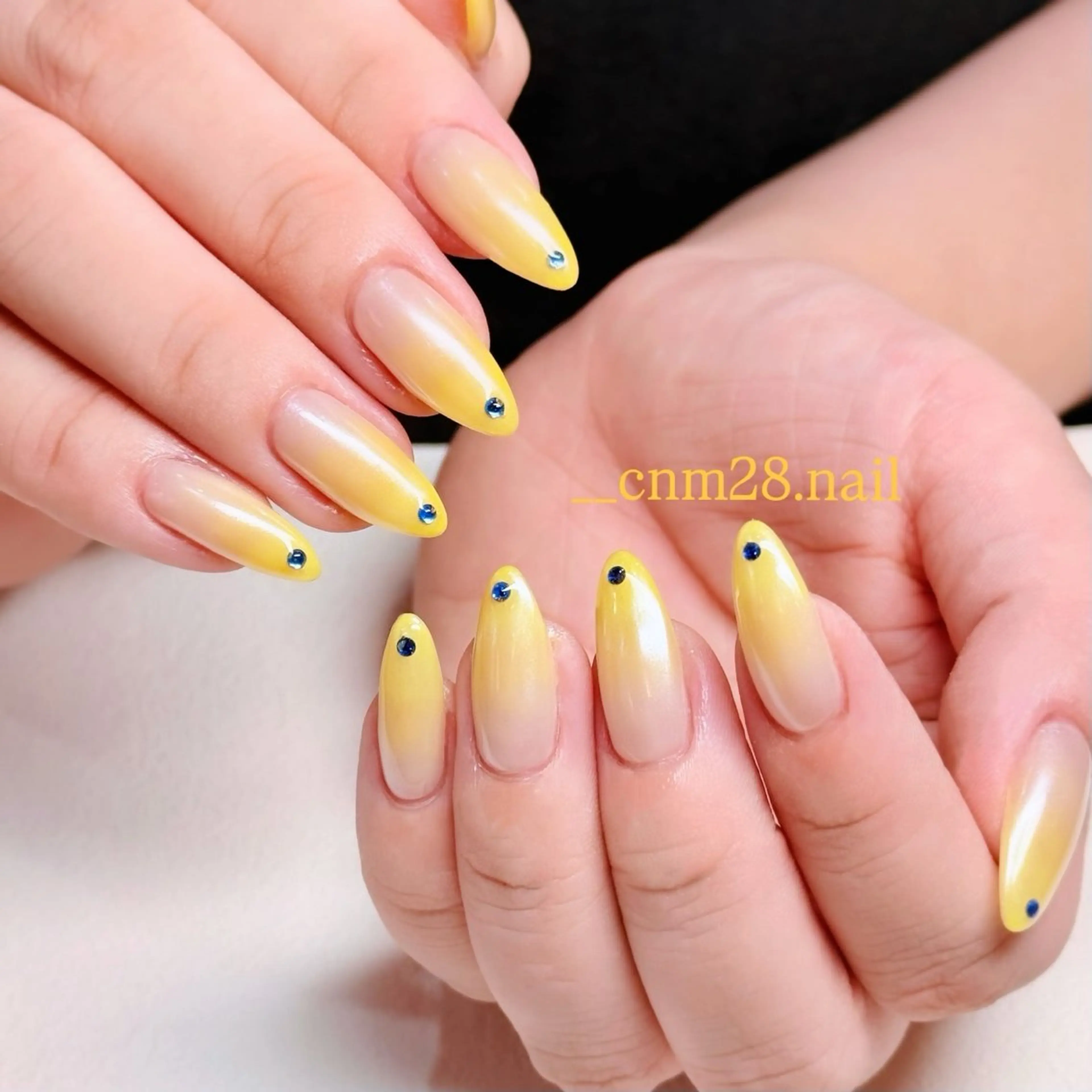 ネイル 黄色 ハンドネイル Role'crin所属・Role'crin 💜manakaのネイルデザイン