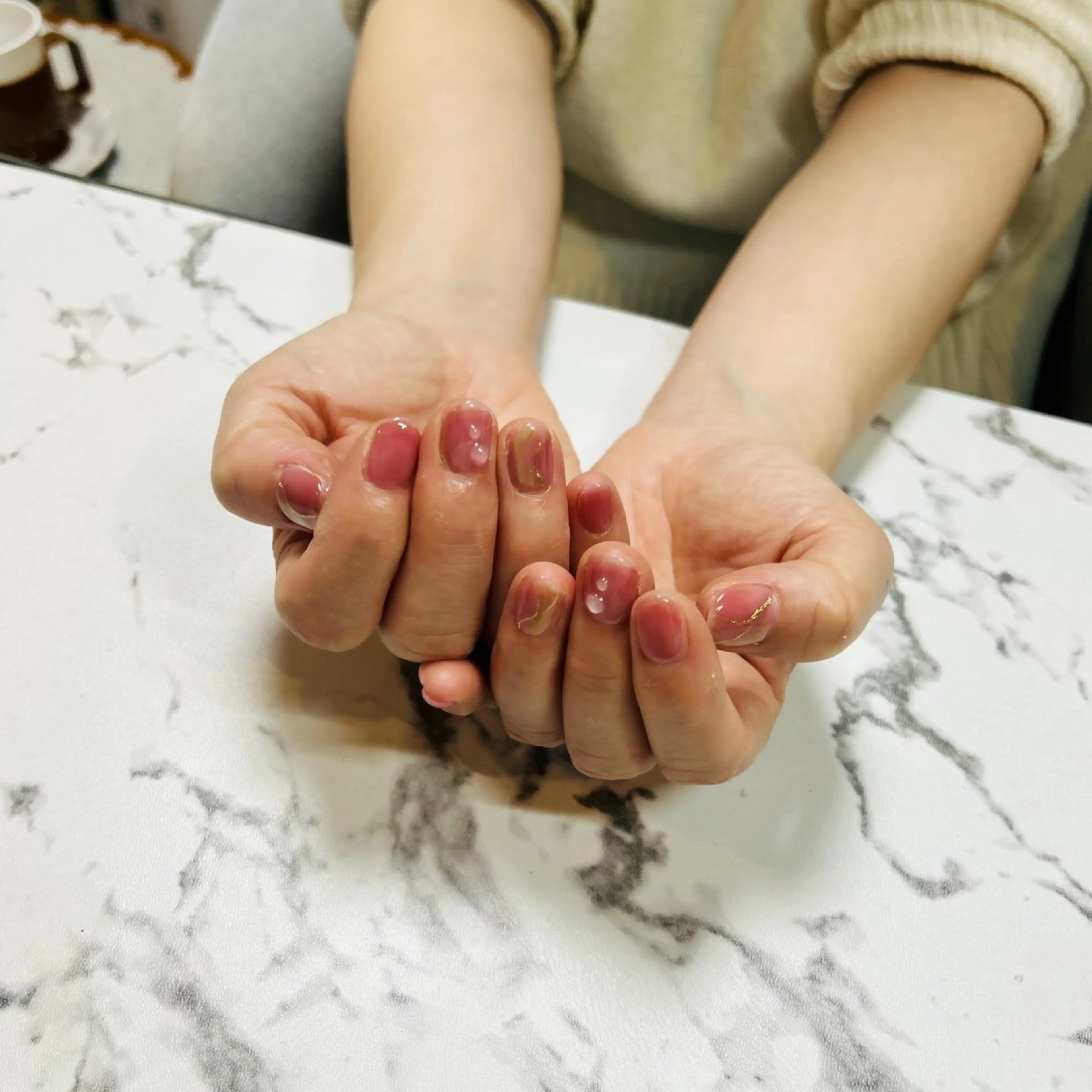 ネイル フラワーネイル キラキラネイル ニュアンスネイル シンプルネイル ハンドネイル ネイルサロン エーネイルのネイルデザイン