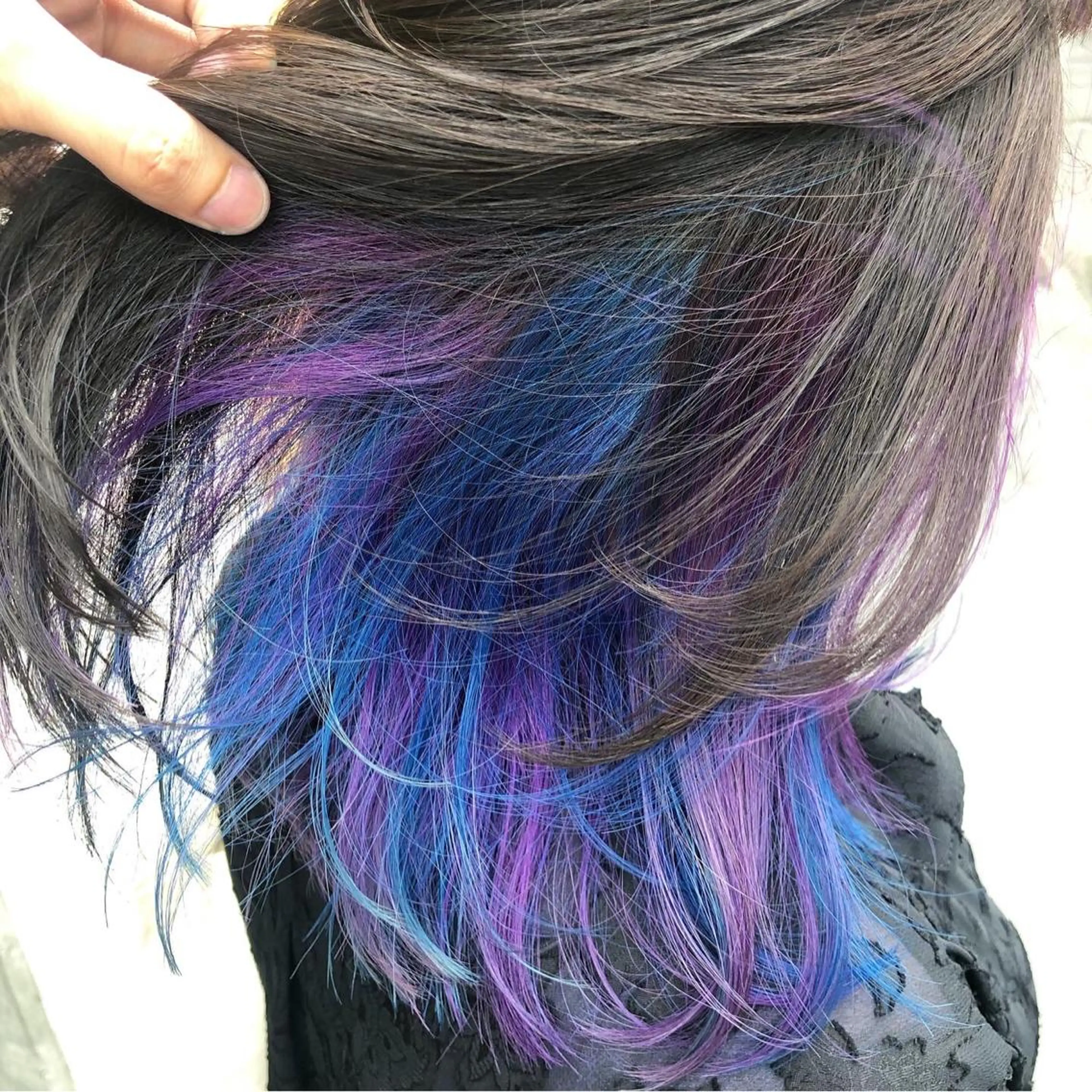 ミディアム カラー イヤリングカラー カット ヘアカラー トリートメント 原宿サロン代表 デザインカラー伊藤卓のヘアスタイル