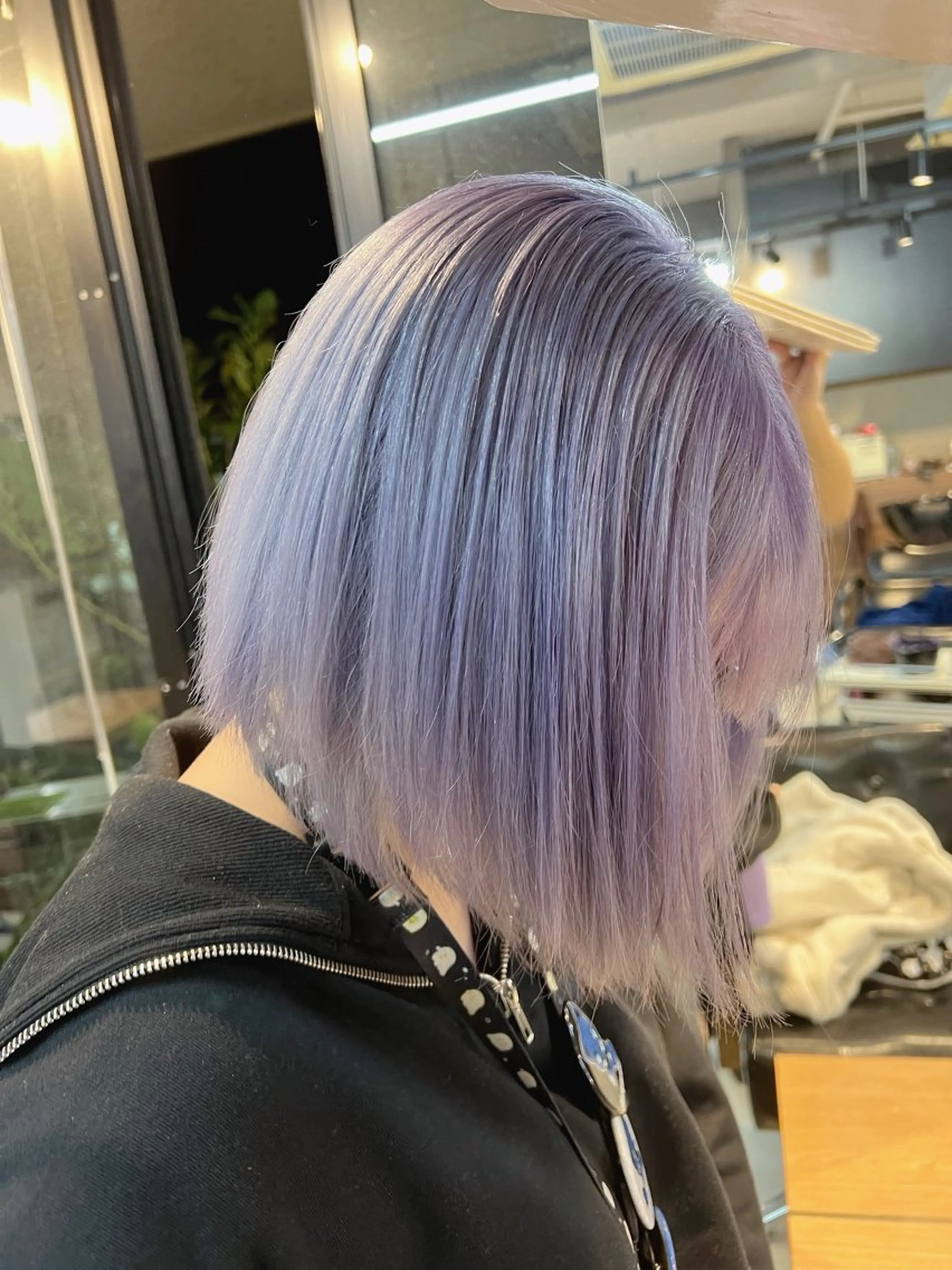 ミディアム カラー ブリーチ ブルーカラー daiki 原宿のヘアスタイル