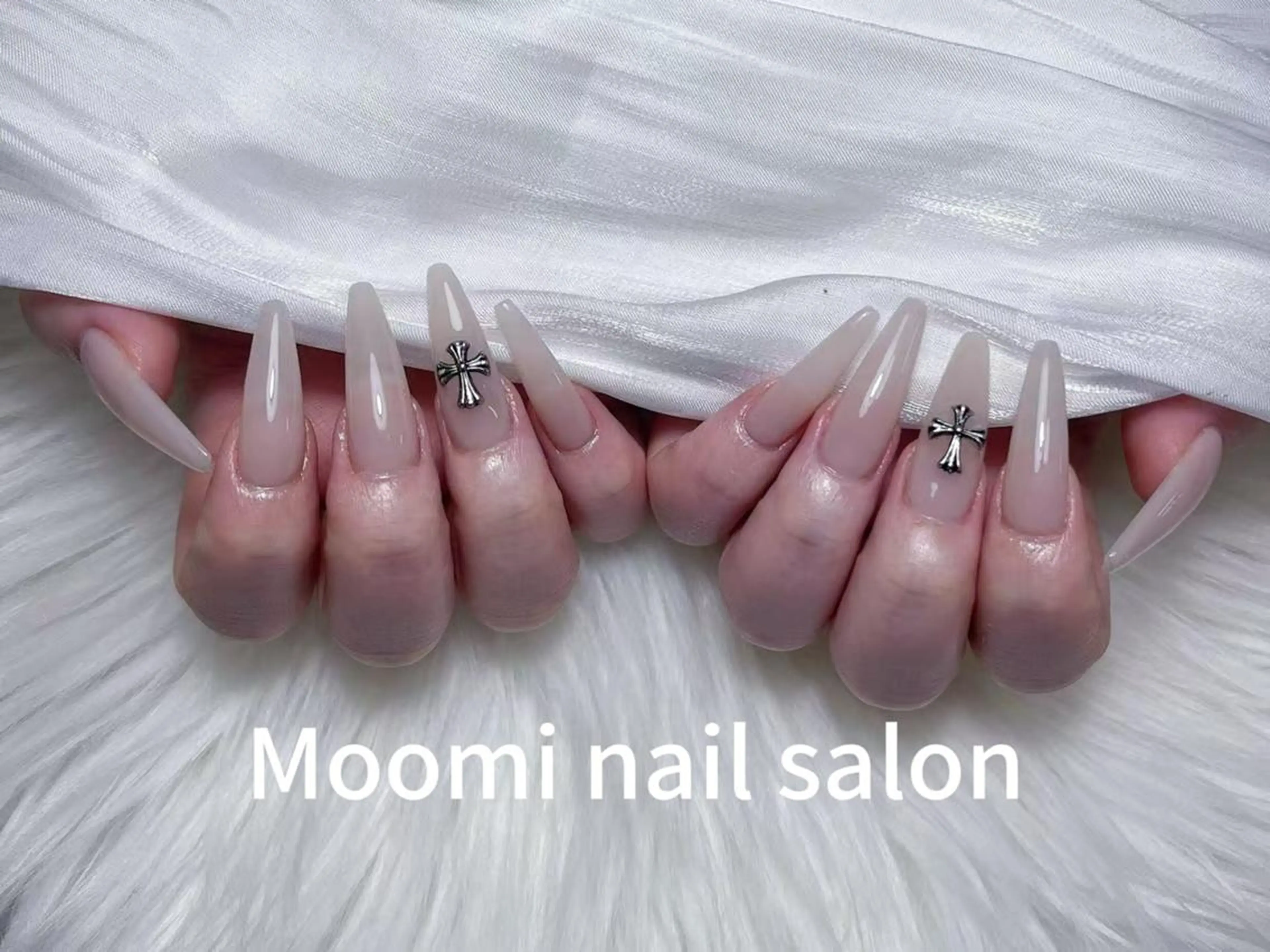 セミロング ハンドネイル Moomi nail salonのネイルデザイン