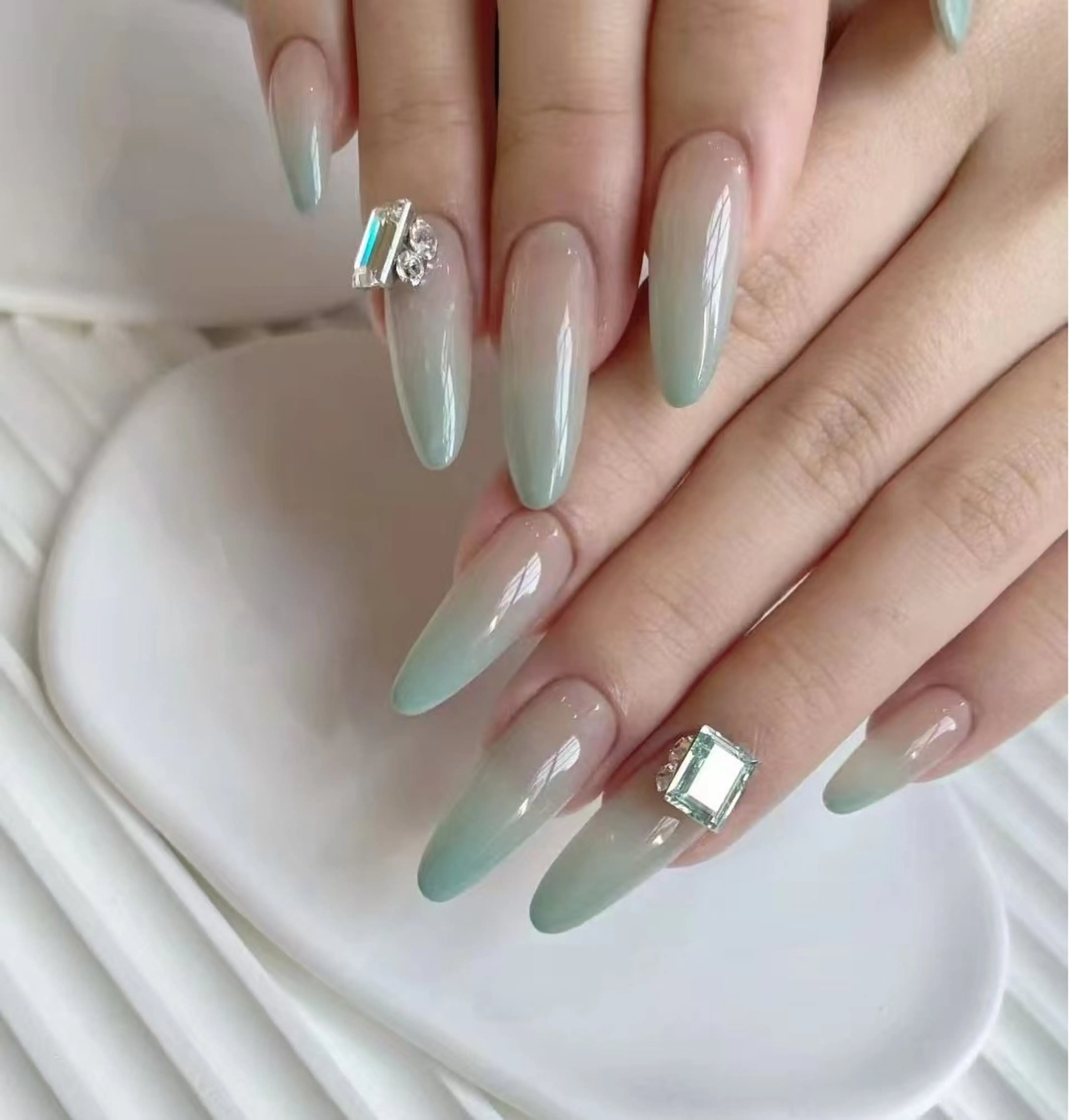 ネイル オーロラネイル フラワーネイル フットネイル フレンチネイル ジェルネイル ハンドネイル BabyYouMi ねねのネイルデザイン