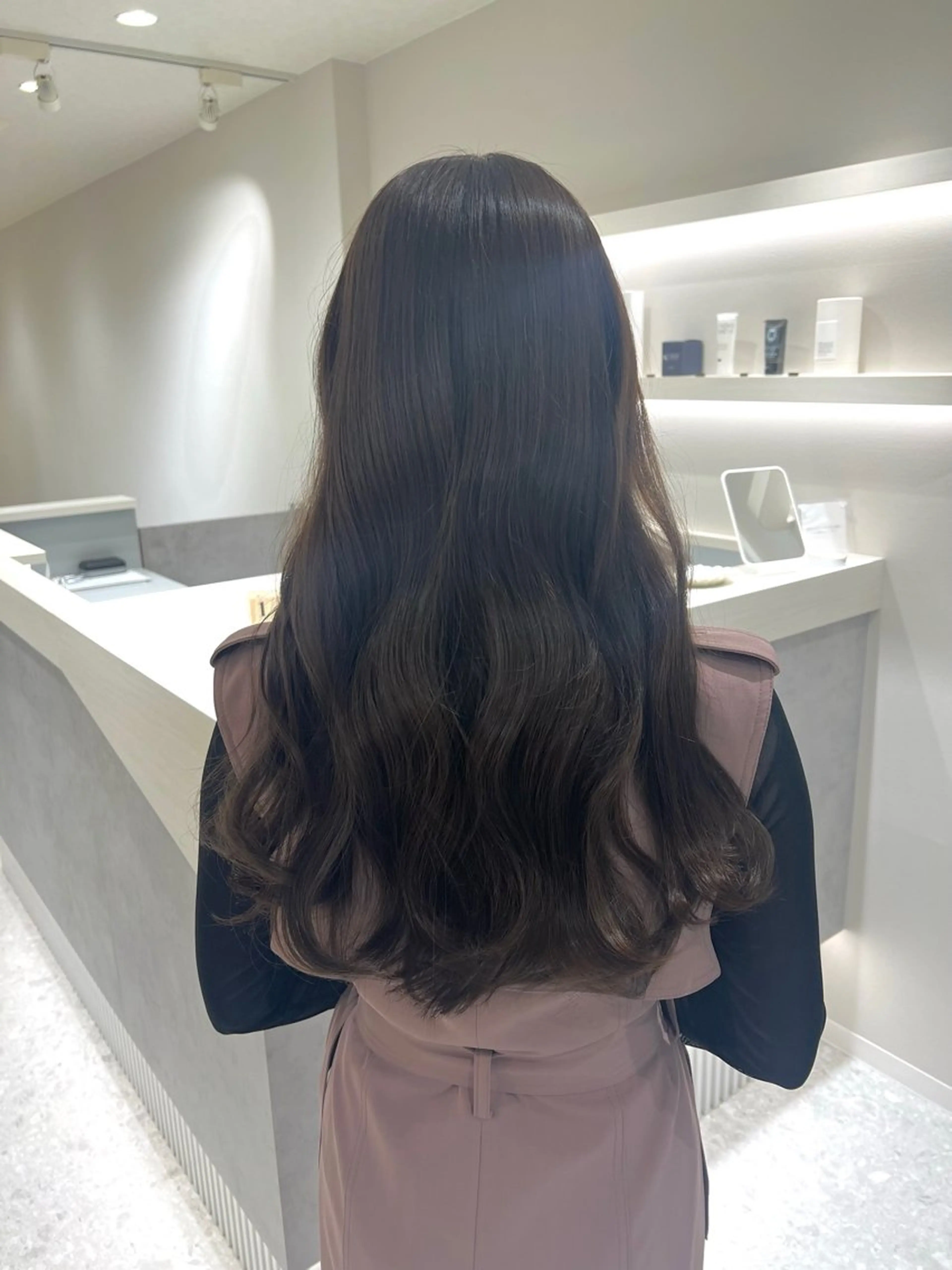 ロング くびれヘア 顔まわりレイヤー 髪質改善 韓国風ヘア レイヤーカット shindo lisa🎀🪽のヘアスタイル