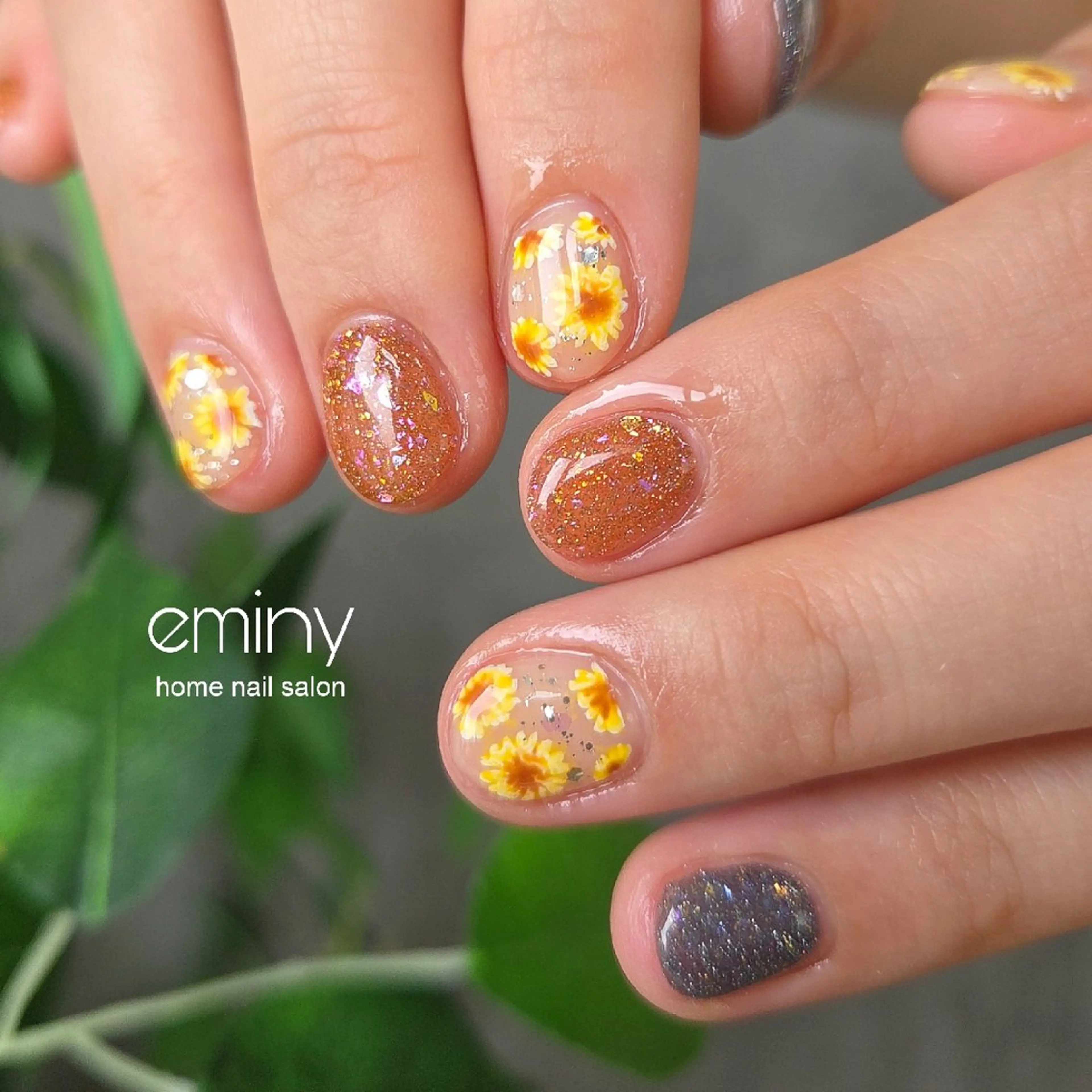 ネイル フラッシュネイル フラワーネイル ジェルネイル 韓国ネイル 夏ネイル フットネイル nail salon  eminyのネイルデザイン