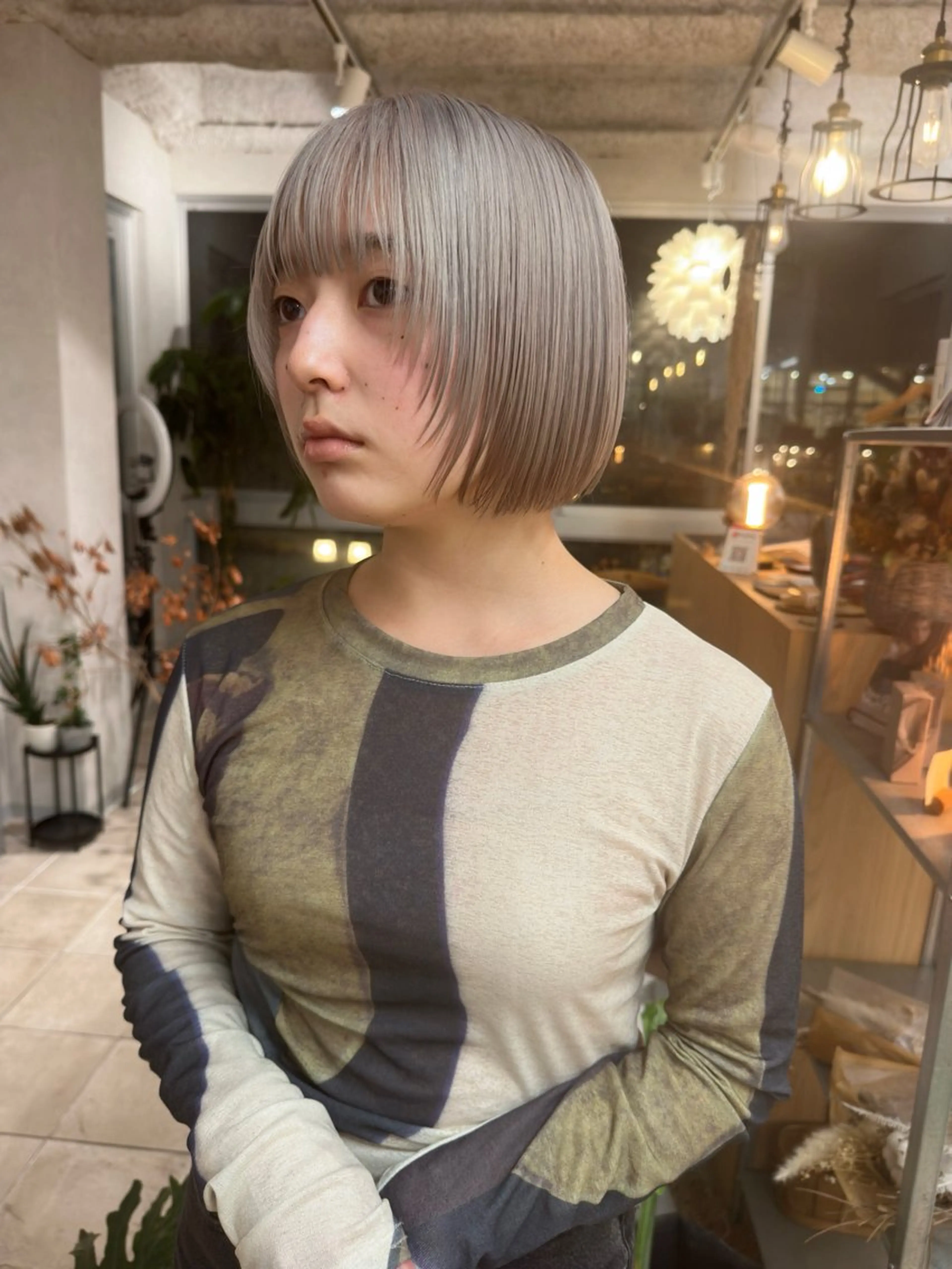 ショート カラー シルバー ホワイトシルバー broocH福岡所属・broocH 清水 駿【デザインカラー】のヘアスタイル