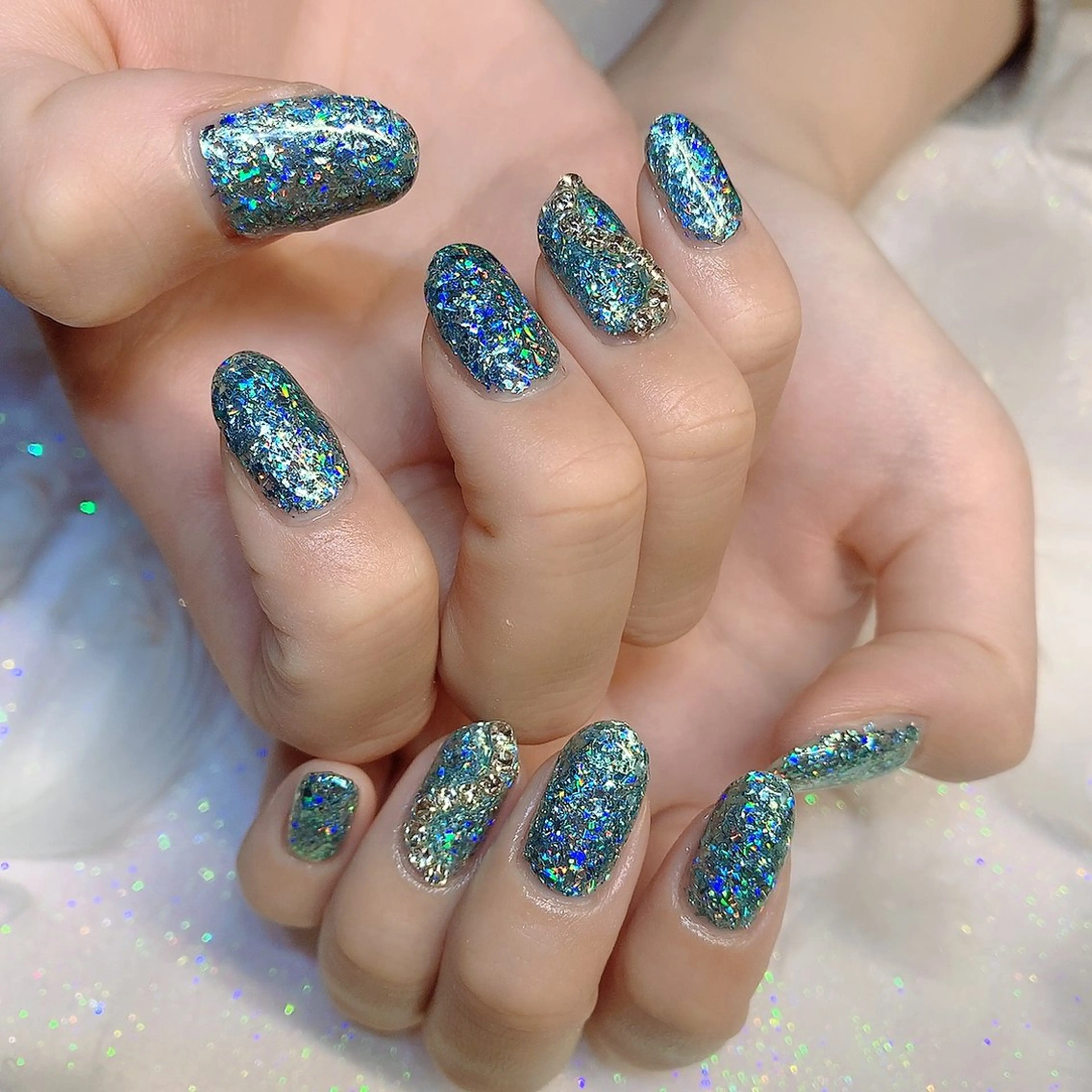 ネイル キラキラネイル 韓国ネイル 持ち込み シンプルネイル ストーンネイル シェアサロンLei.g(レイジー)所属・3Dアートネイル💗 都築レナのネイルデザイン