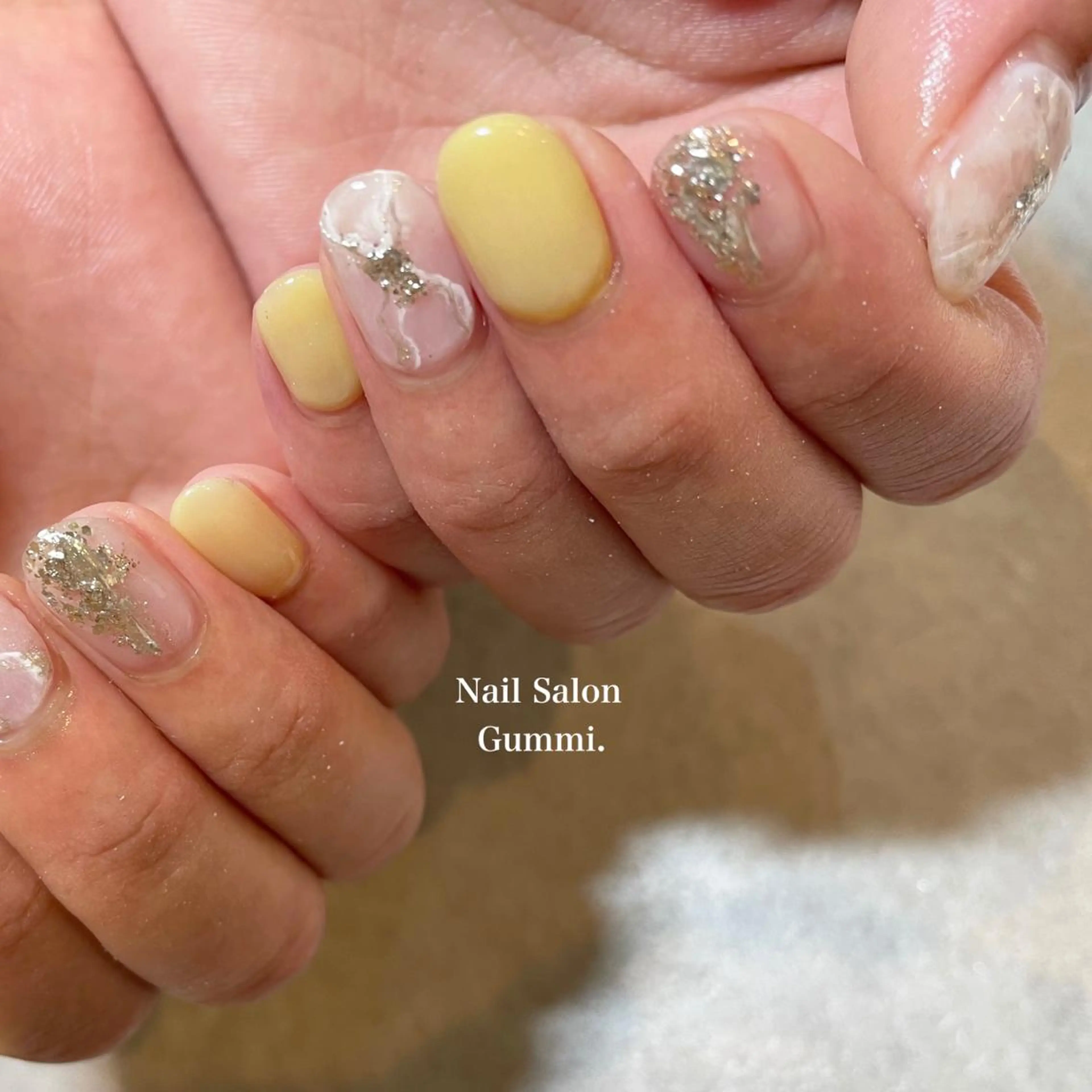 ネイル 黄色 Nail Salon Gummi.のネイルデザイン