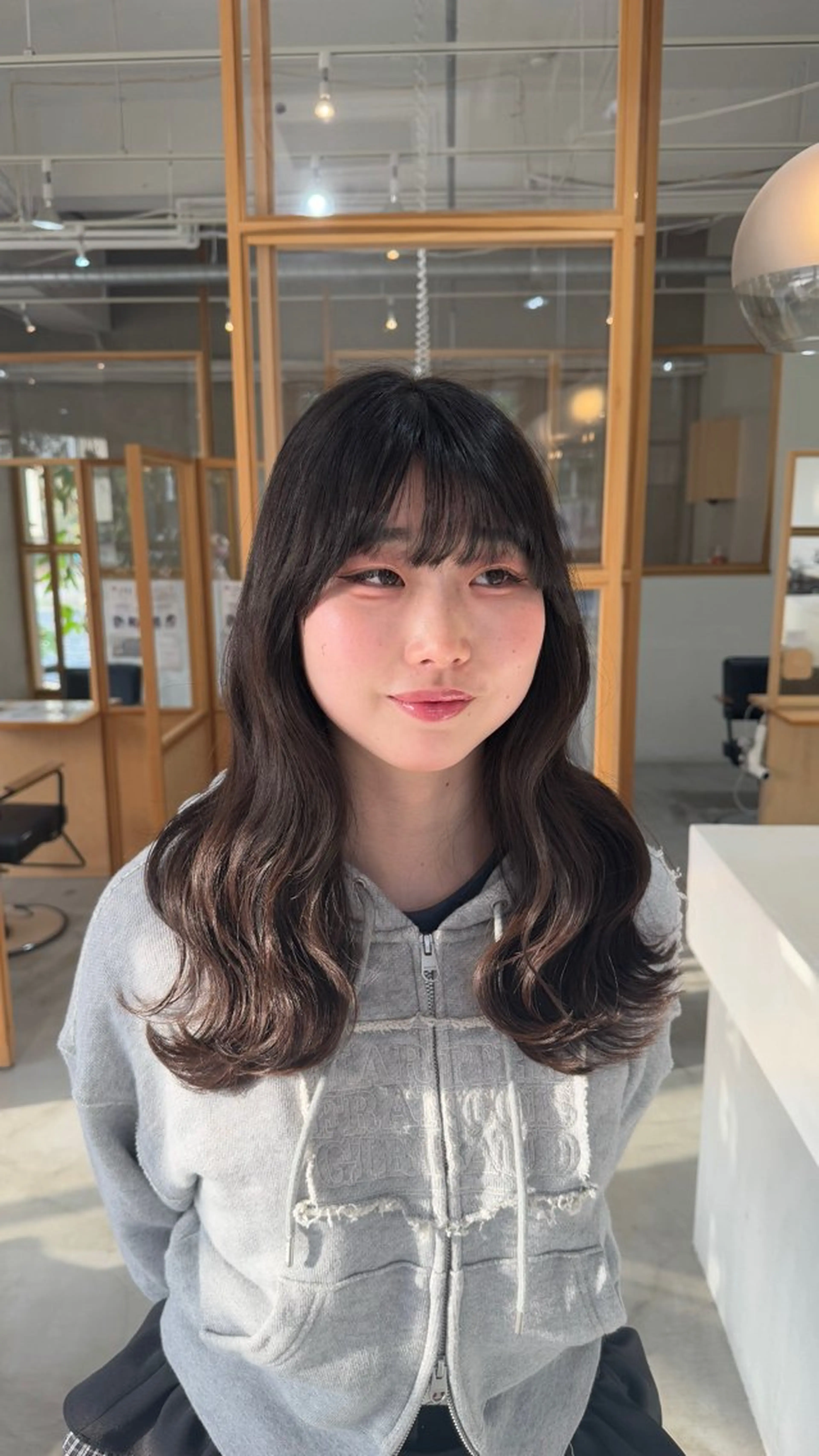 ロング FERIA かりんのヘアスタイル