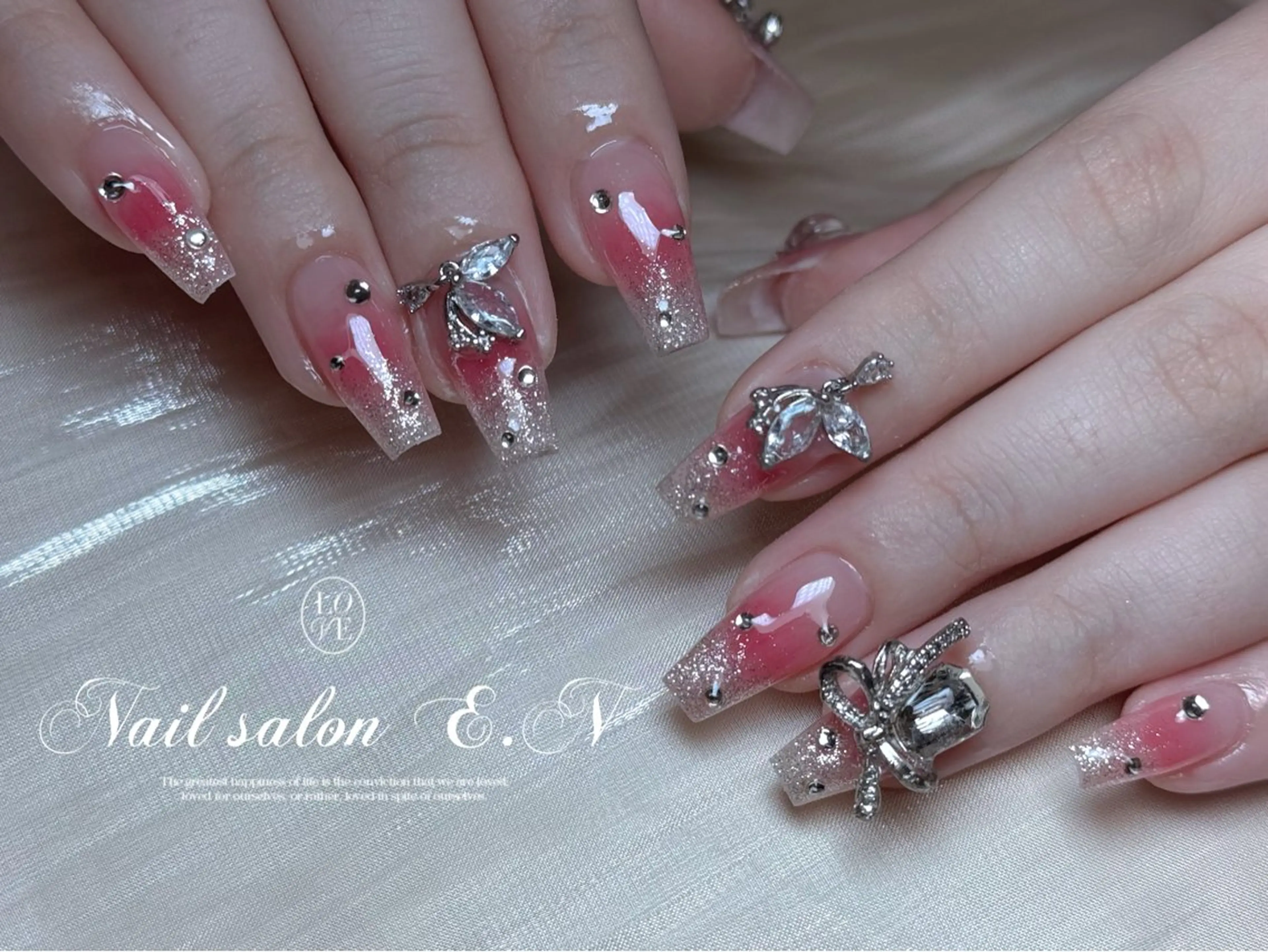 ネイル E.N🦋 長さ出し/持ち込みのネイルデザイン