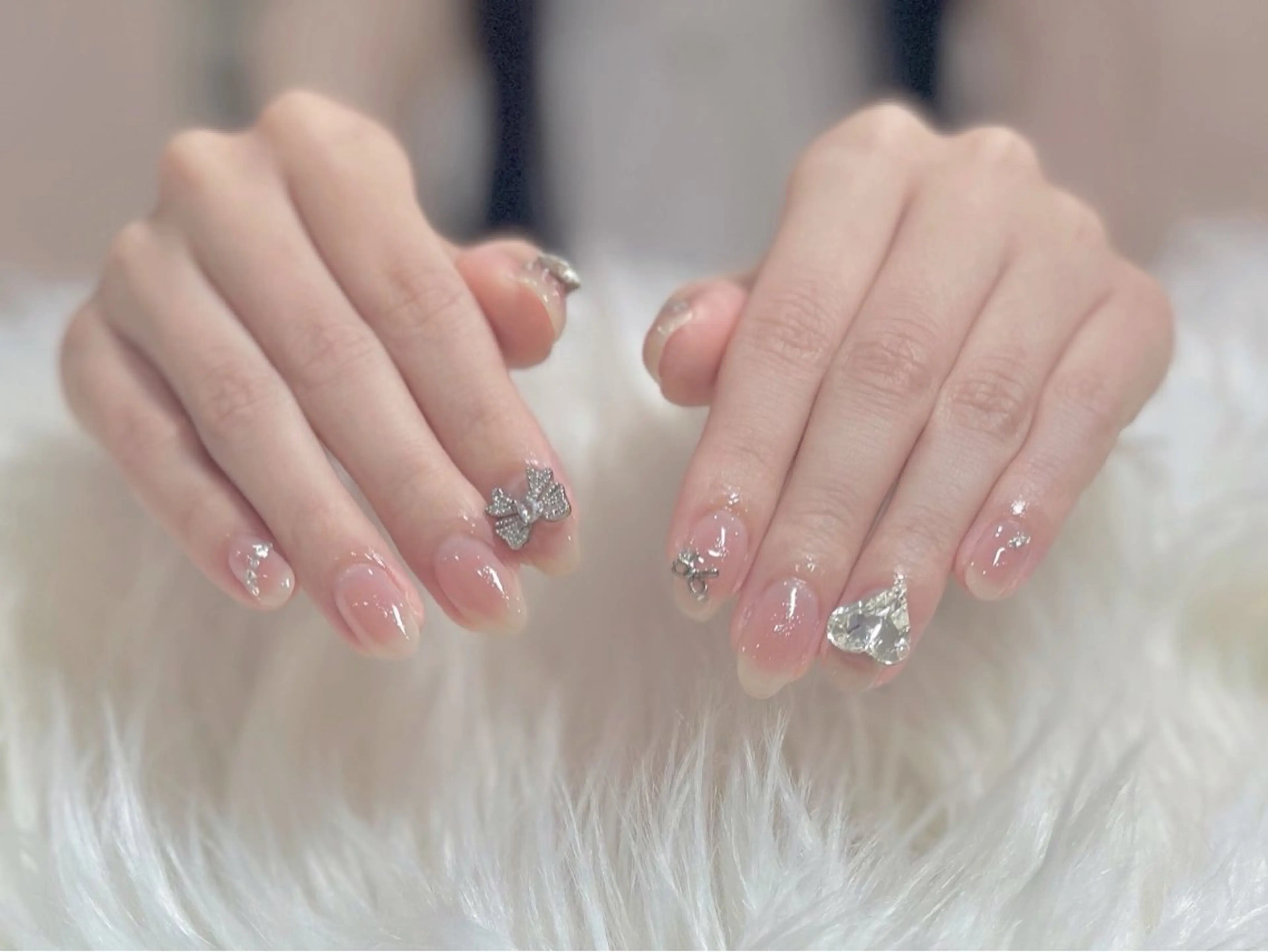 ネイル チークネイル キラキラネイル ピンク ハンドネイル FLY Nail Salonのネイルデザイン