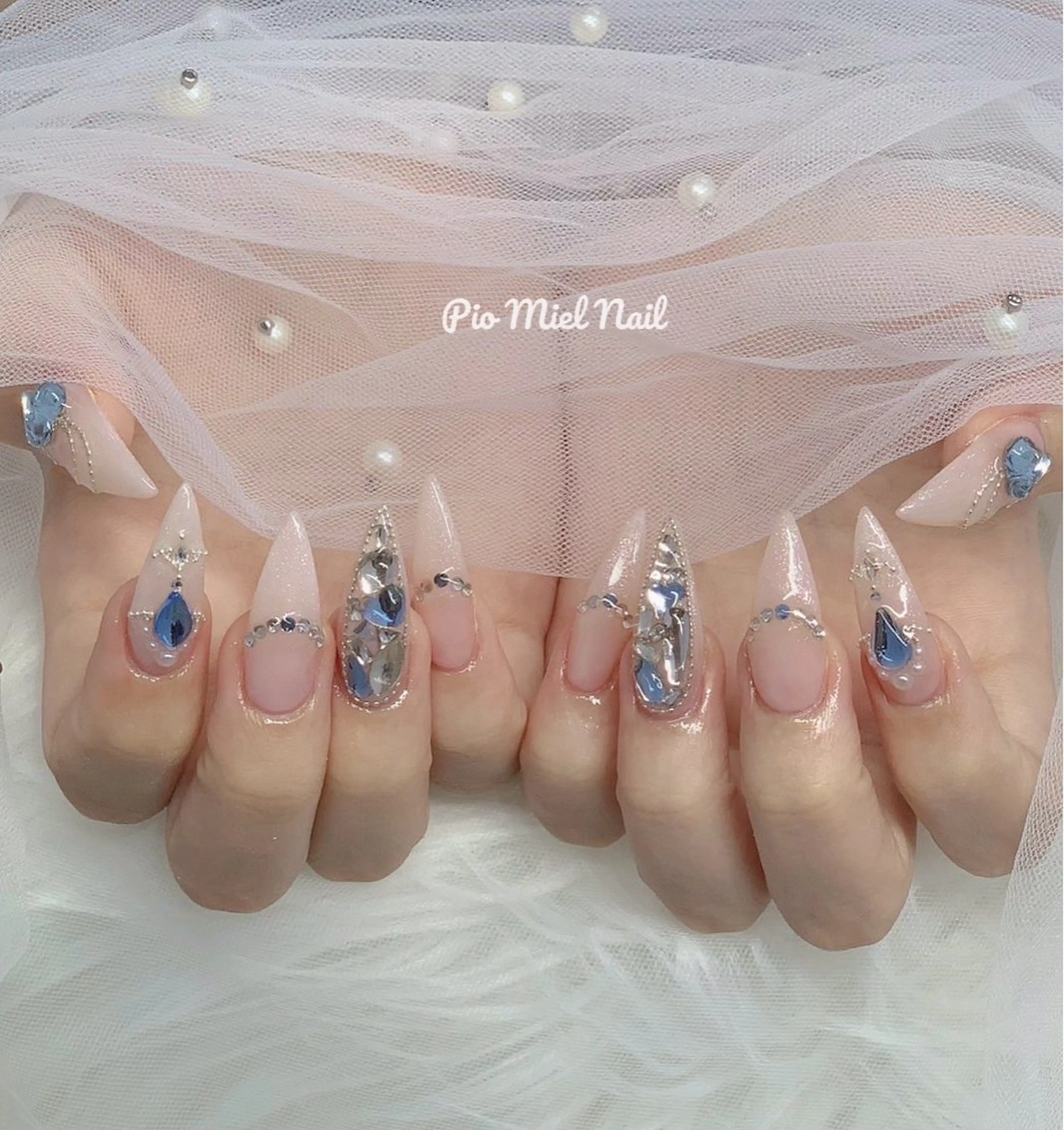 ミディアム 韓国風ヘア ハンドネイル HANA 長さだしのネイルデザイン