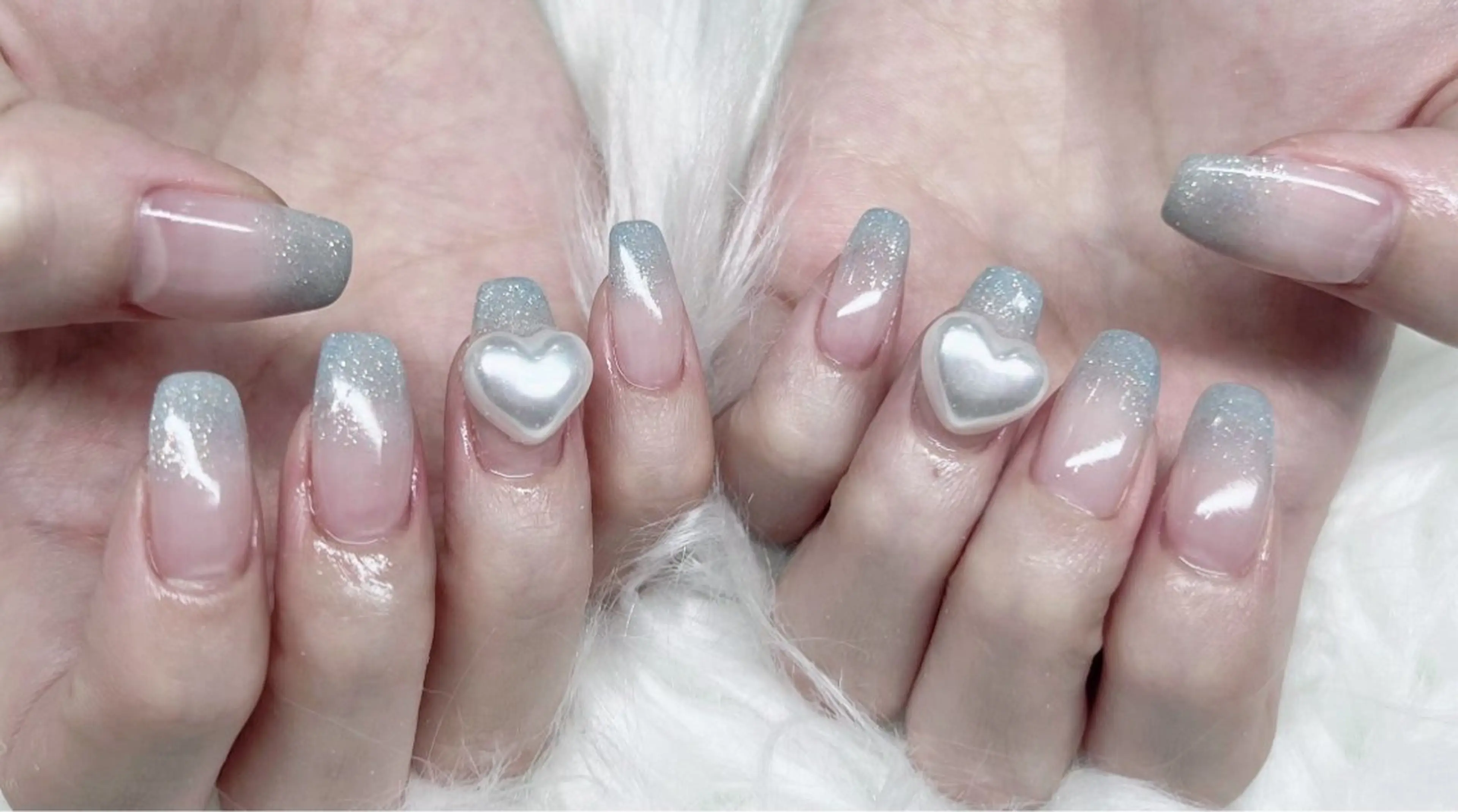 【オフ無料】 ワンカラーorラメグラ（カラー2色まで）＋（大パーツ2個までor2本埋め尽くし）　　6500円の写真