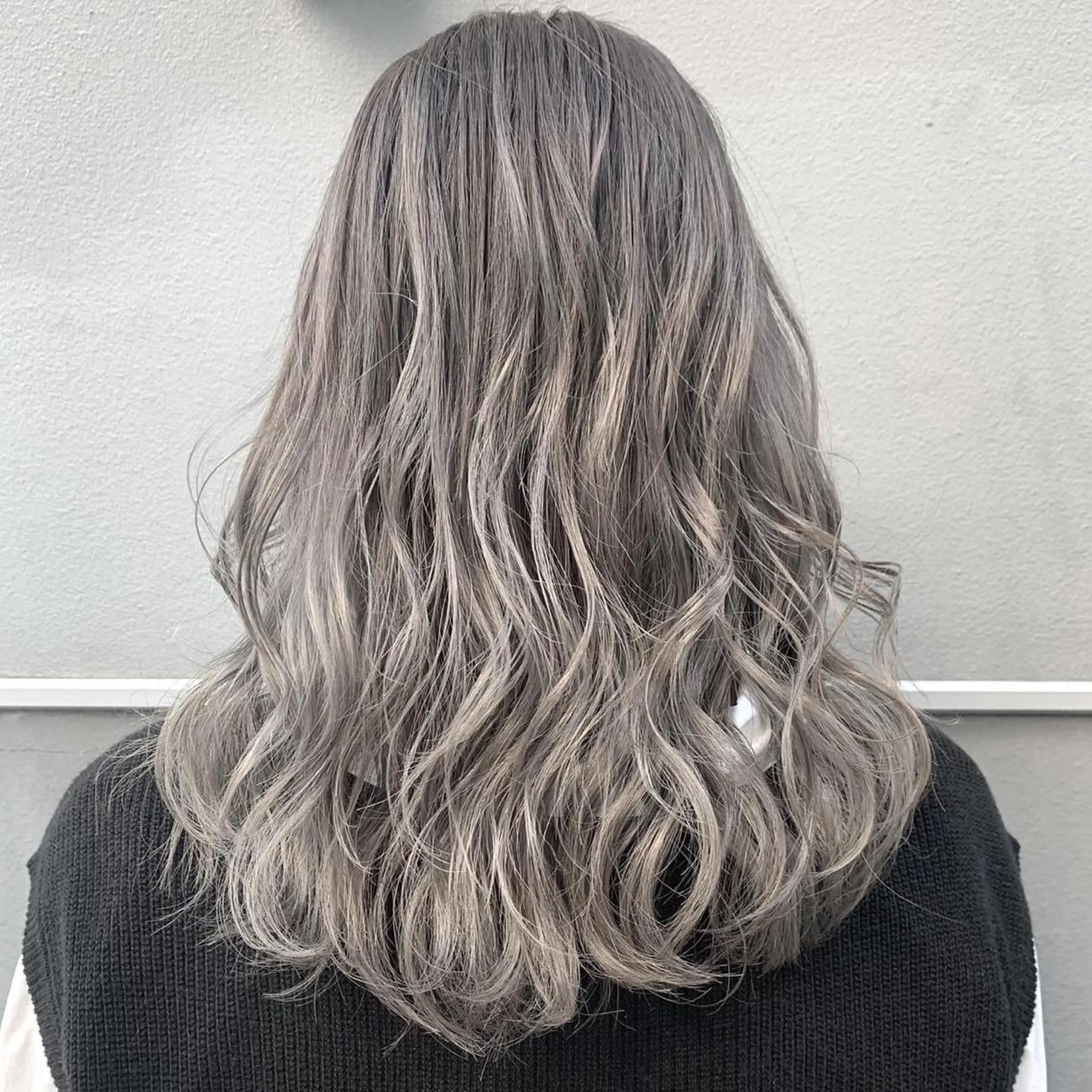 ロング カラー ヘアアレンジ シルバー カット 縮毛矯正 トリートメント HACCH （ハッチ）所属・🪼ボブ/ミニボブ /髪質改善🪼のヘアスタイル