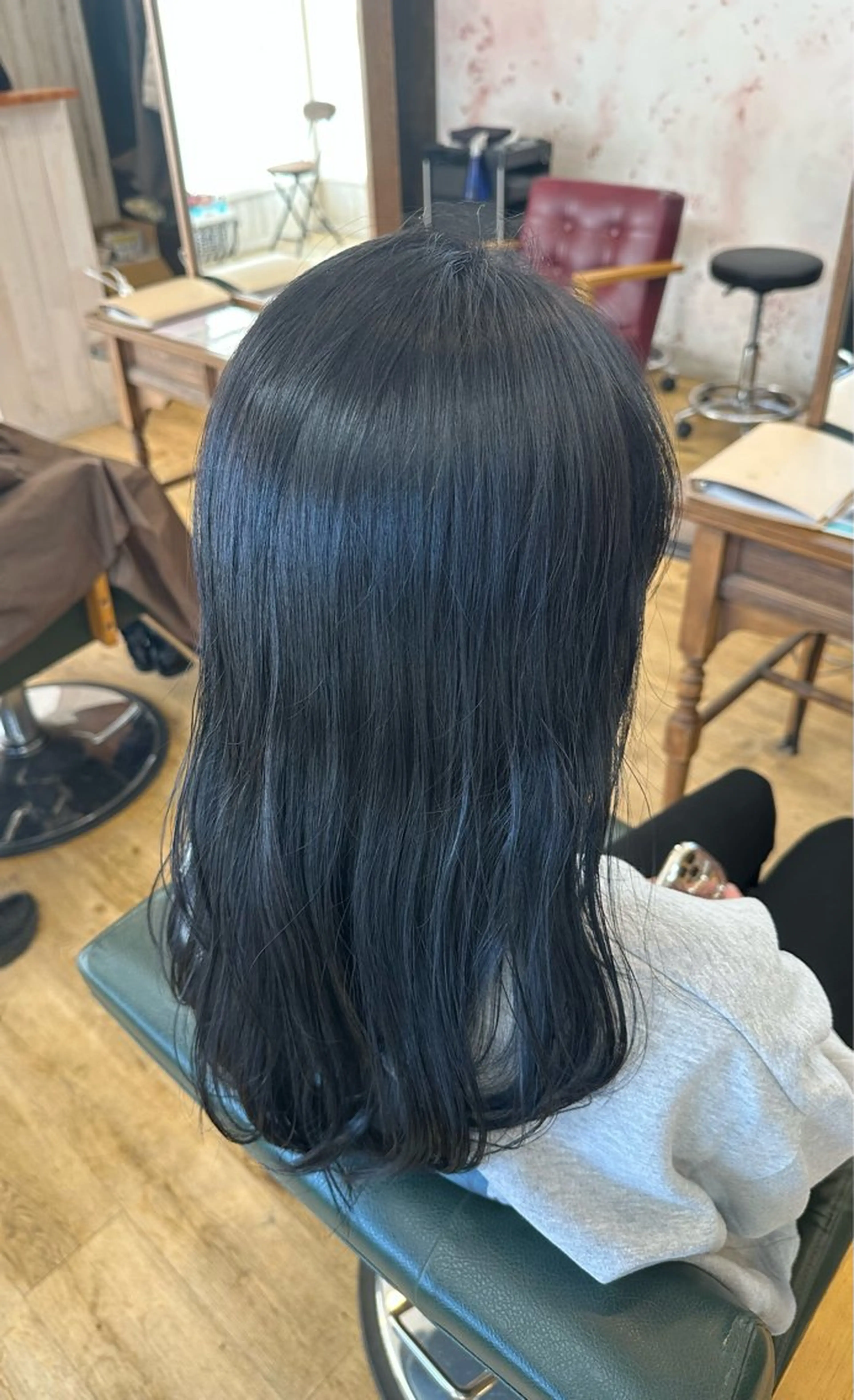 セミロング カラー 荻野 翔太朗のヘアスタイル