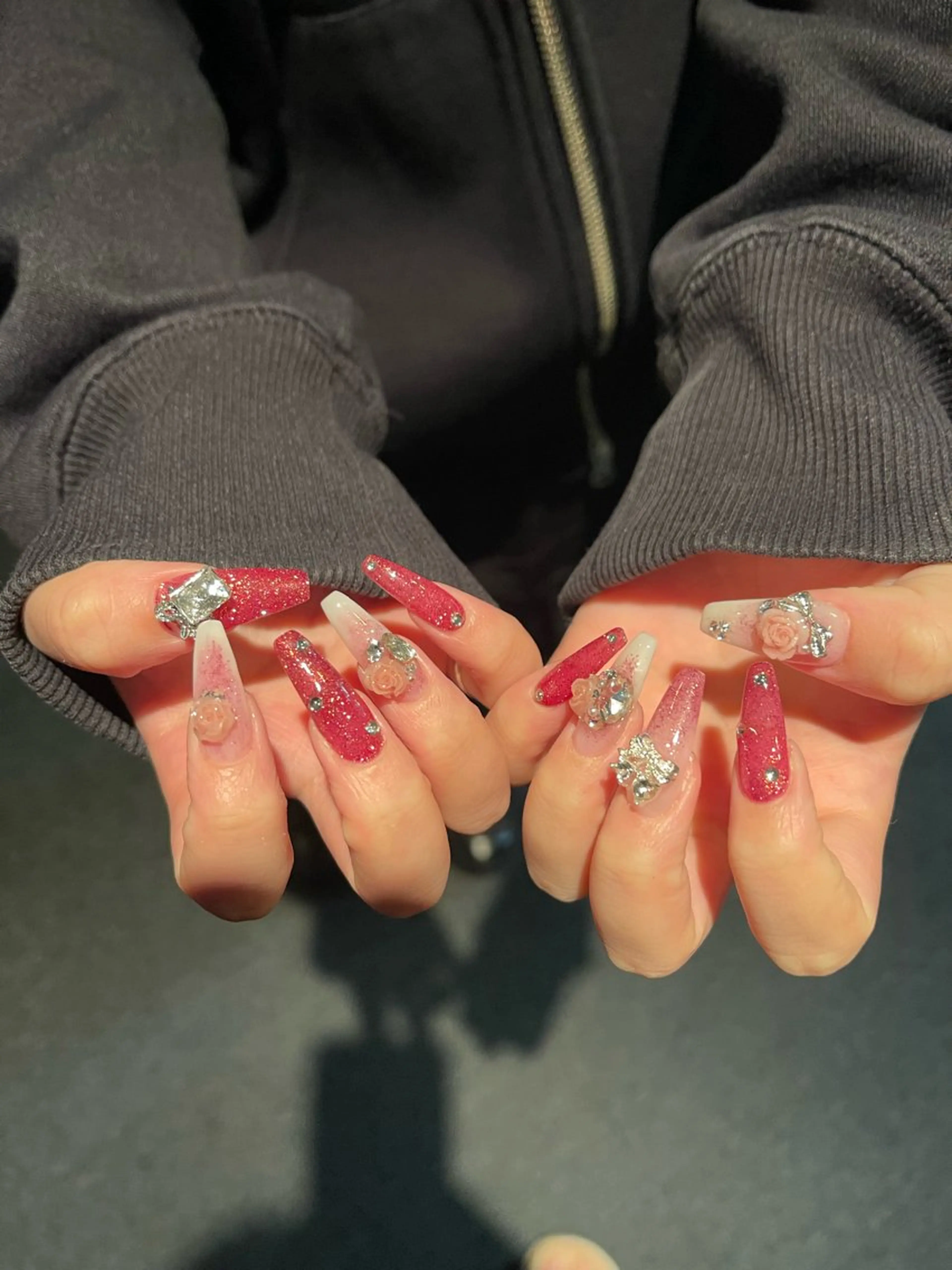 ネイル グラデーション ラメ(グリッター) マグネットネイル ミラーネイル ニュアンスネイル ハンドネイル 波 なみのネイルデザイン