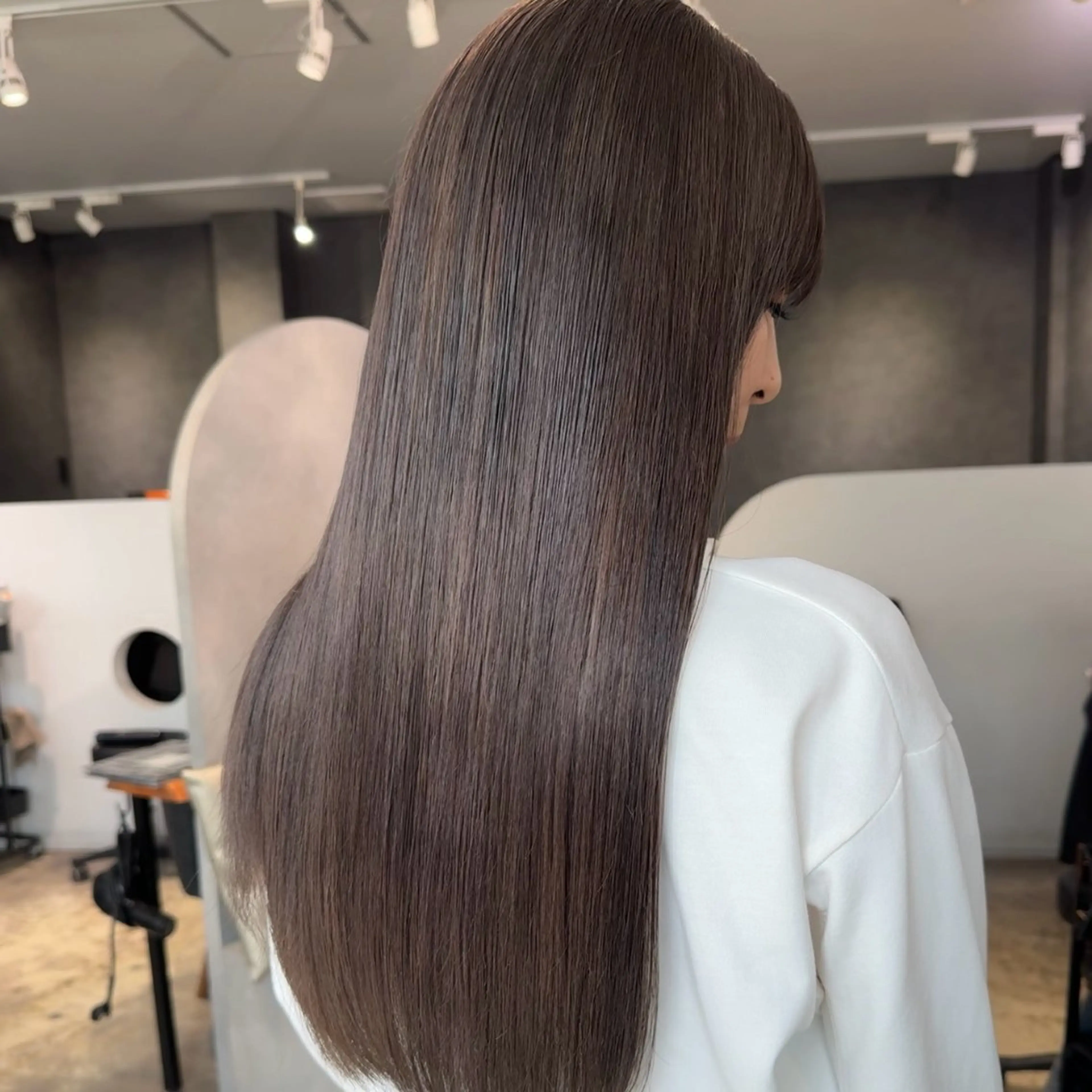 ロング カラー ブリーチ グレージュ ヘアカラー 吉田 葉音のヘアスタイル