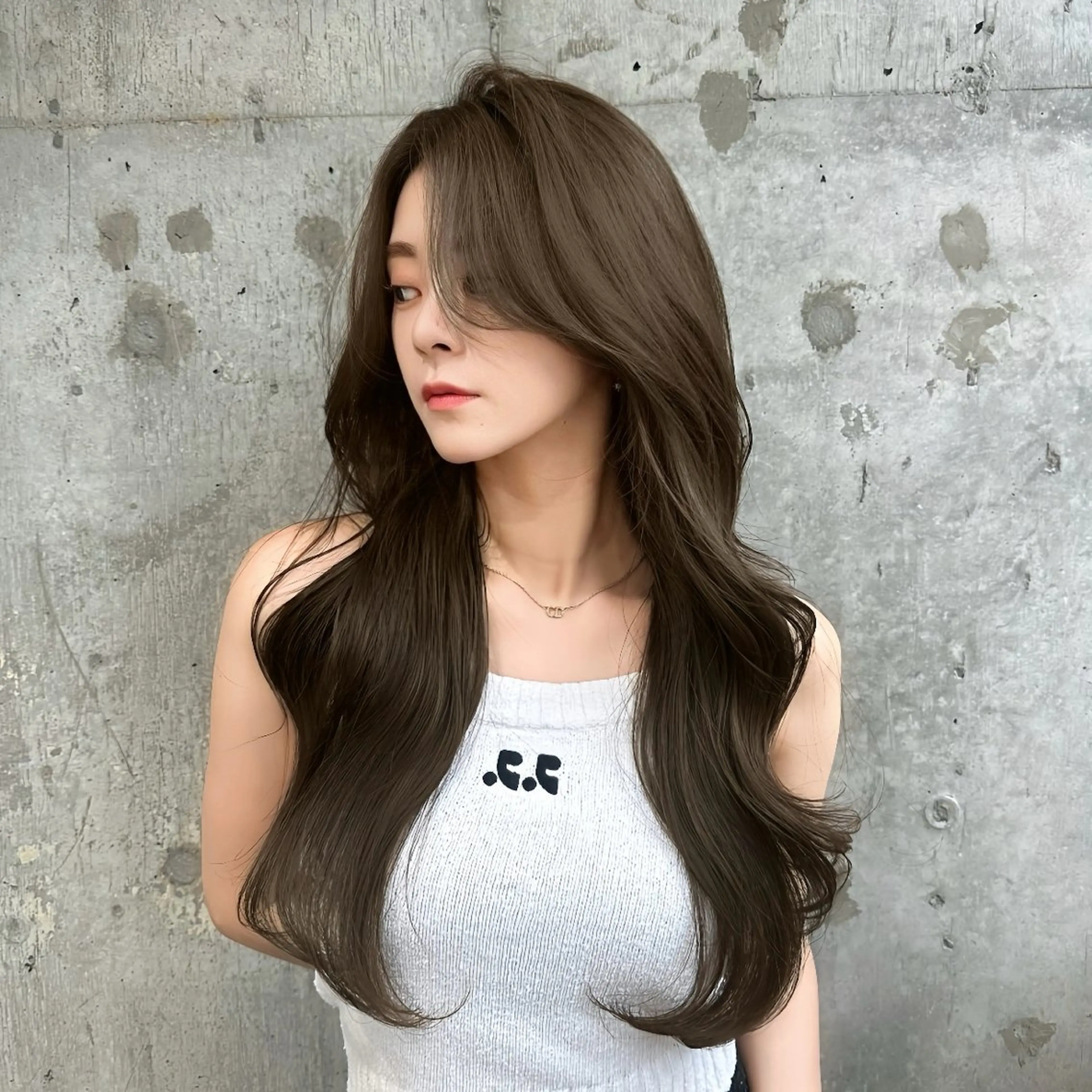 ロング カラー ベージュカラー オリーブベージュ レイヤーカット カット ヘアカラー トリートメント ヘッドスパ 髪質改善/韓国ヘア レイヤー/新宿/ロミのヘアスタイル