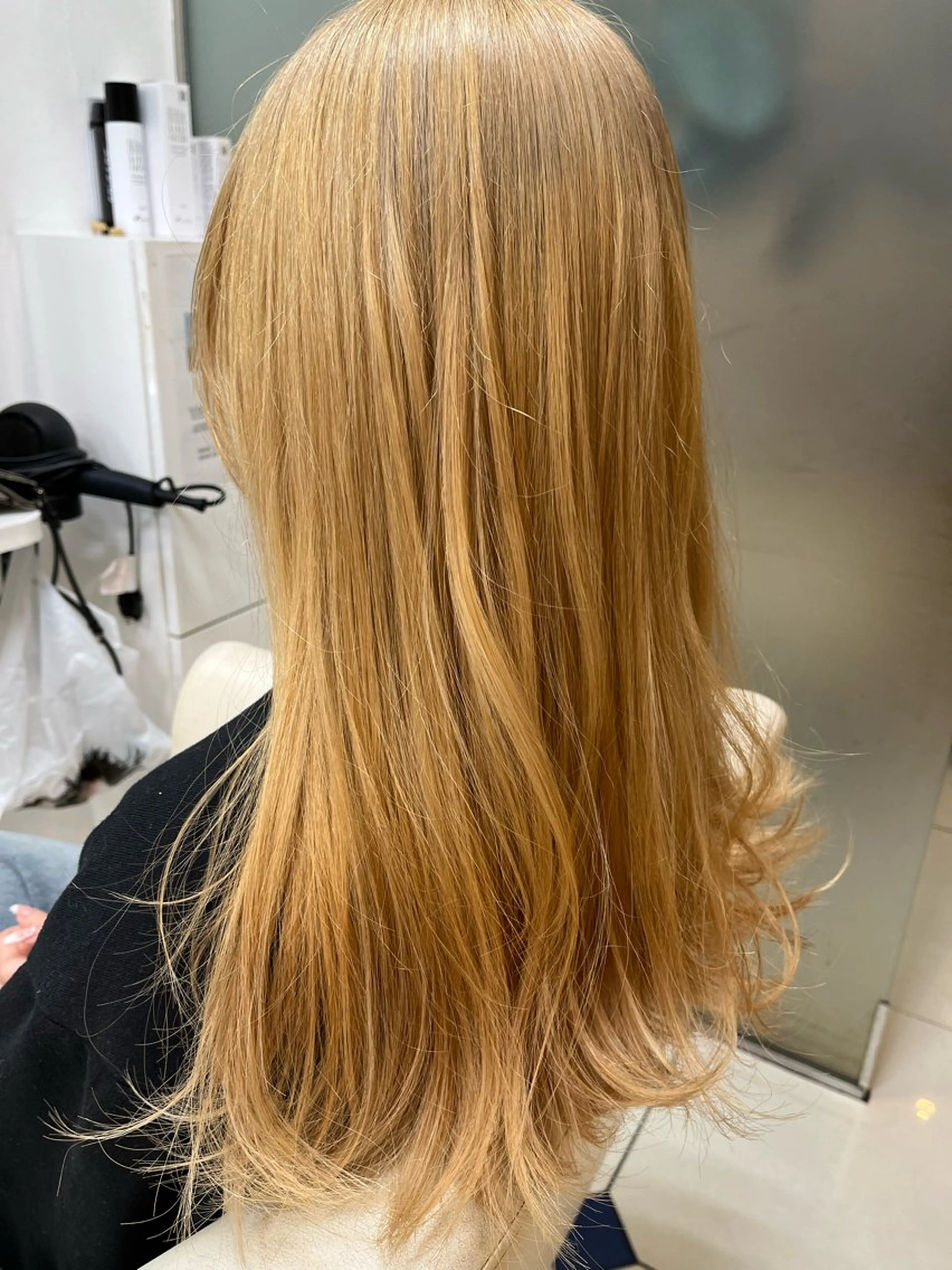 セミロング カラー ベージュカラー ブリーチ ヘアケアベースウィズ所属・柳川 玲也のヘアスタイル