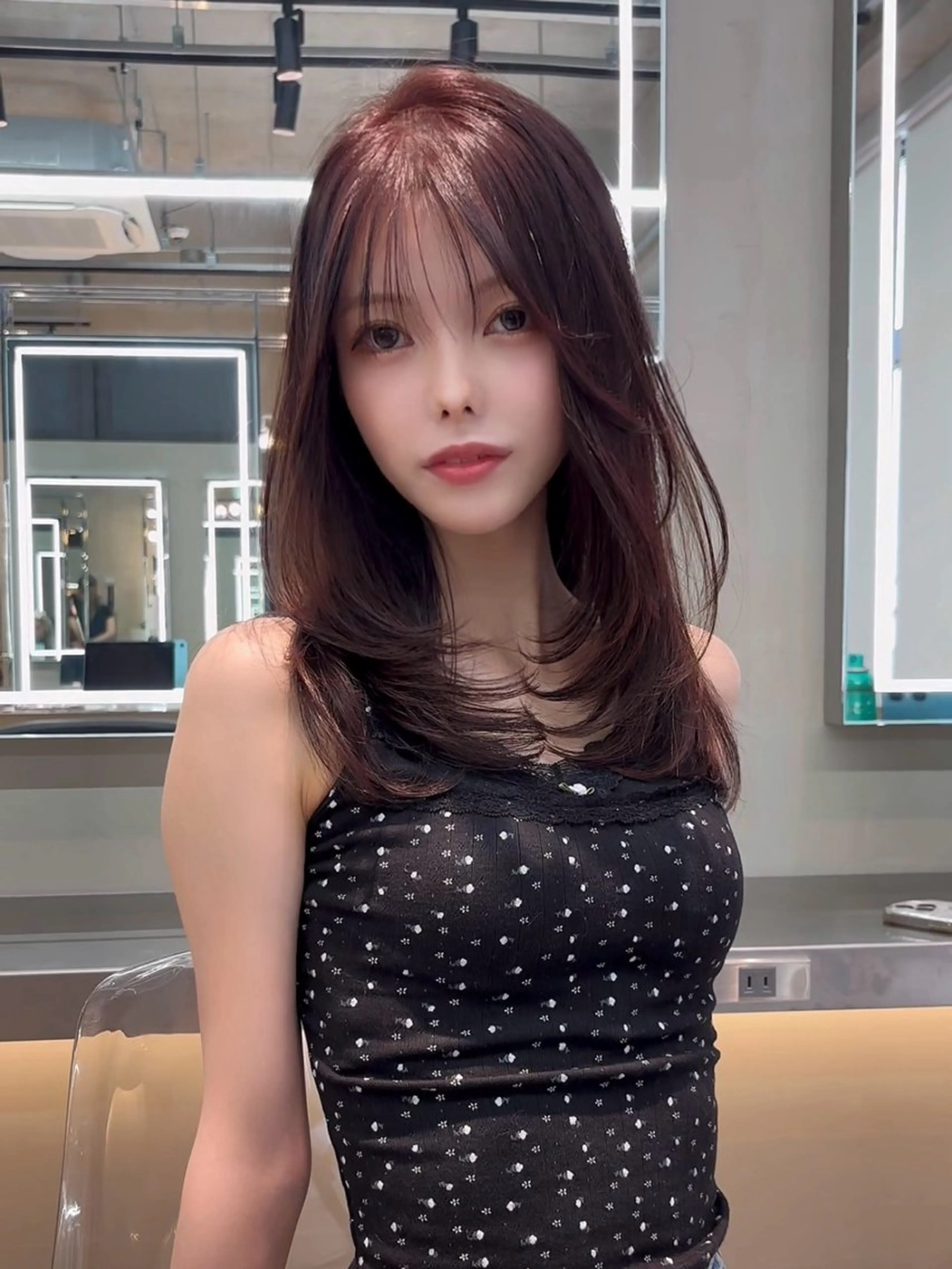 ミディアム カラー ミディアムレイヤー ブラウンカラー レッドカラー レッドブラウン レイヤーカット 【美髪矯正】 吉村　清志のヘアスタイル