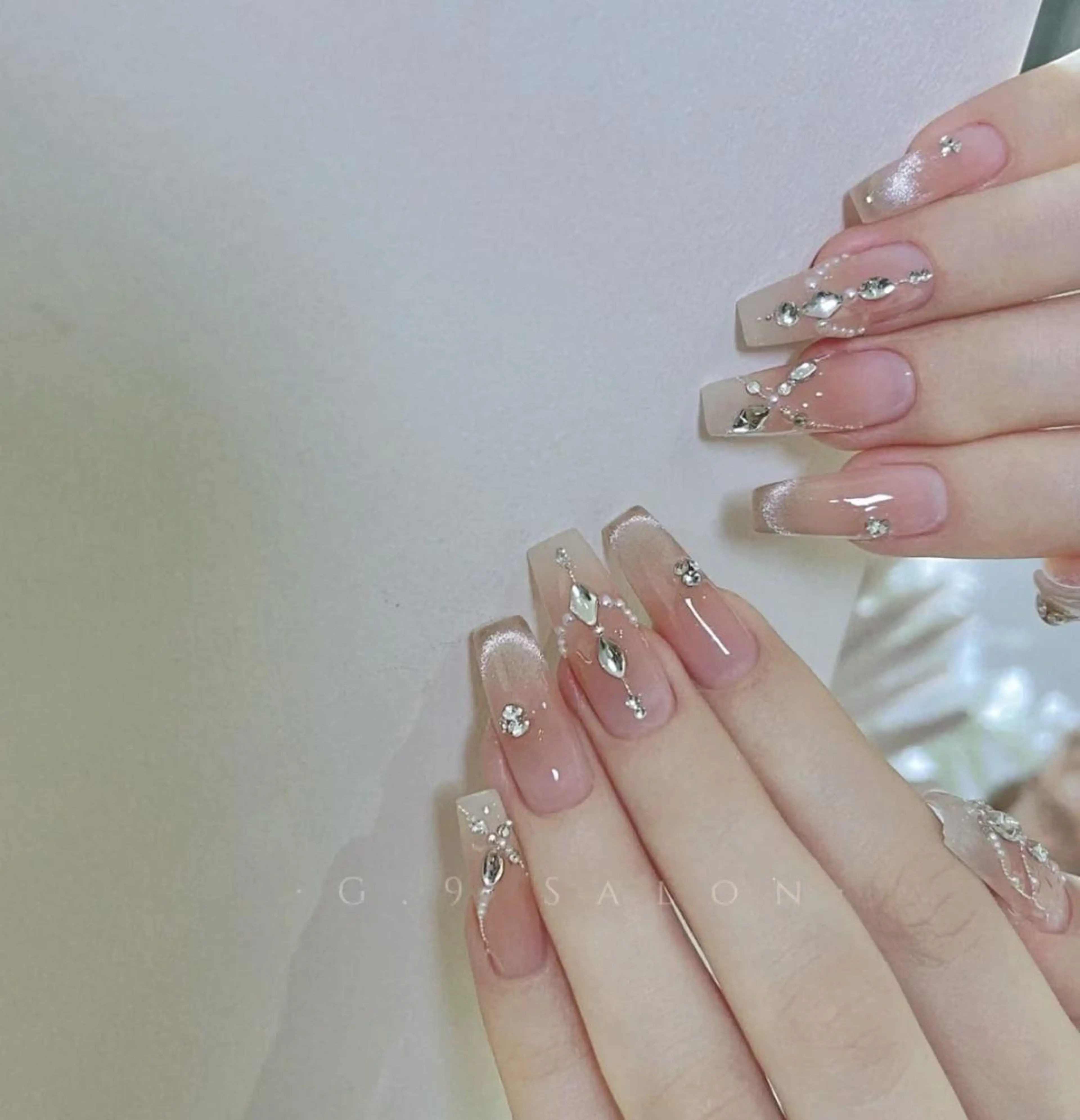 ネイル アートネイル 長さ出し ネイルチップ Queens PUPUのネイルデザイン