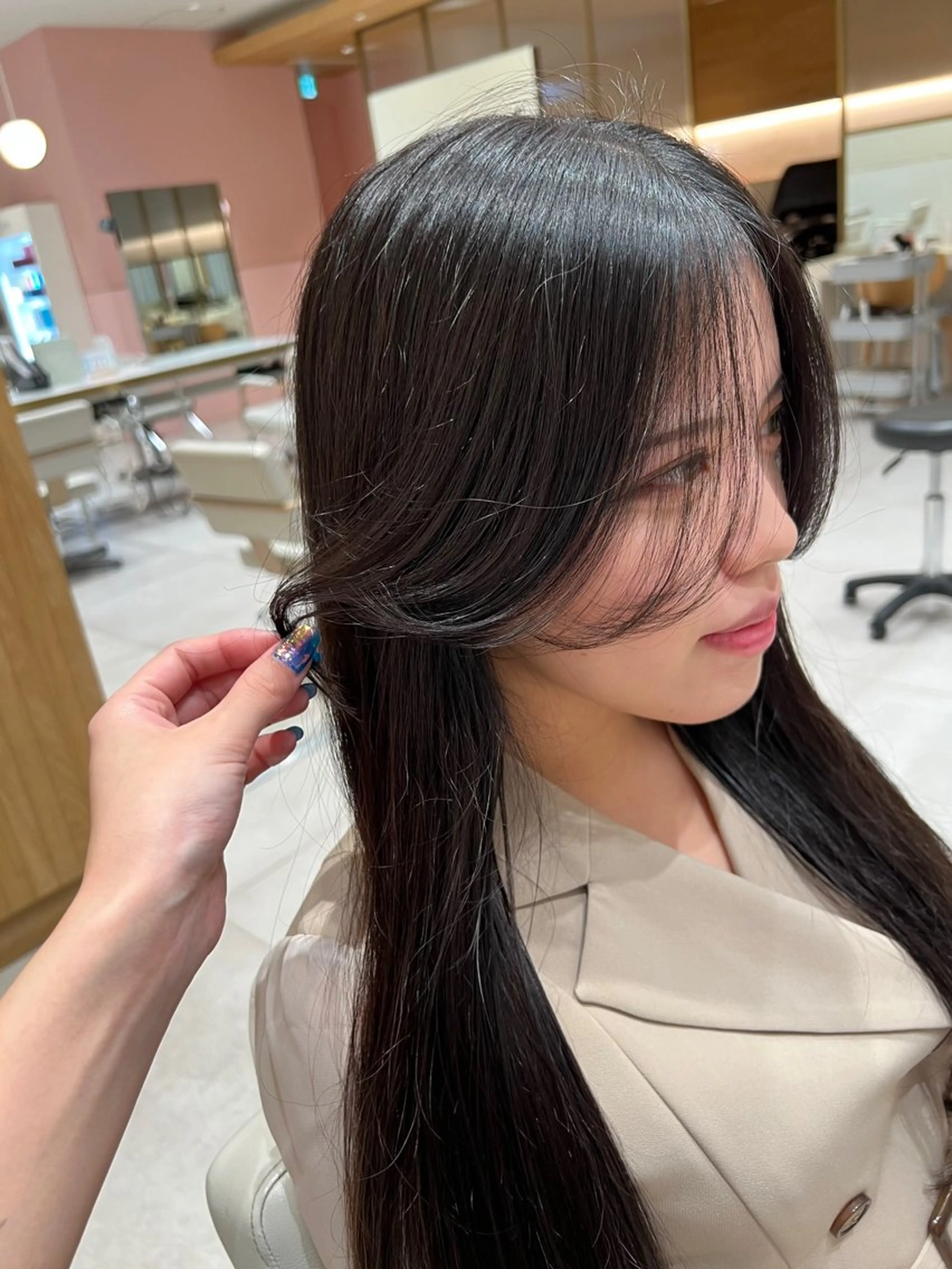 透明感カラー/レイヤ ーhinata.のヘアスタイル