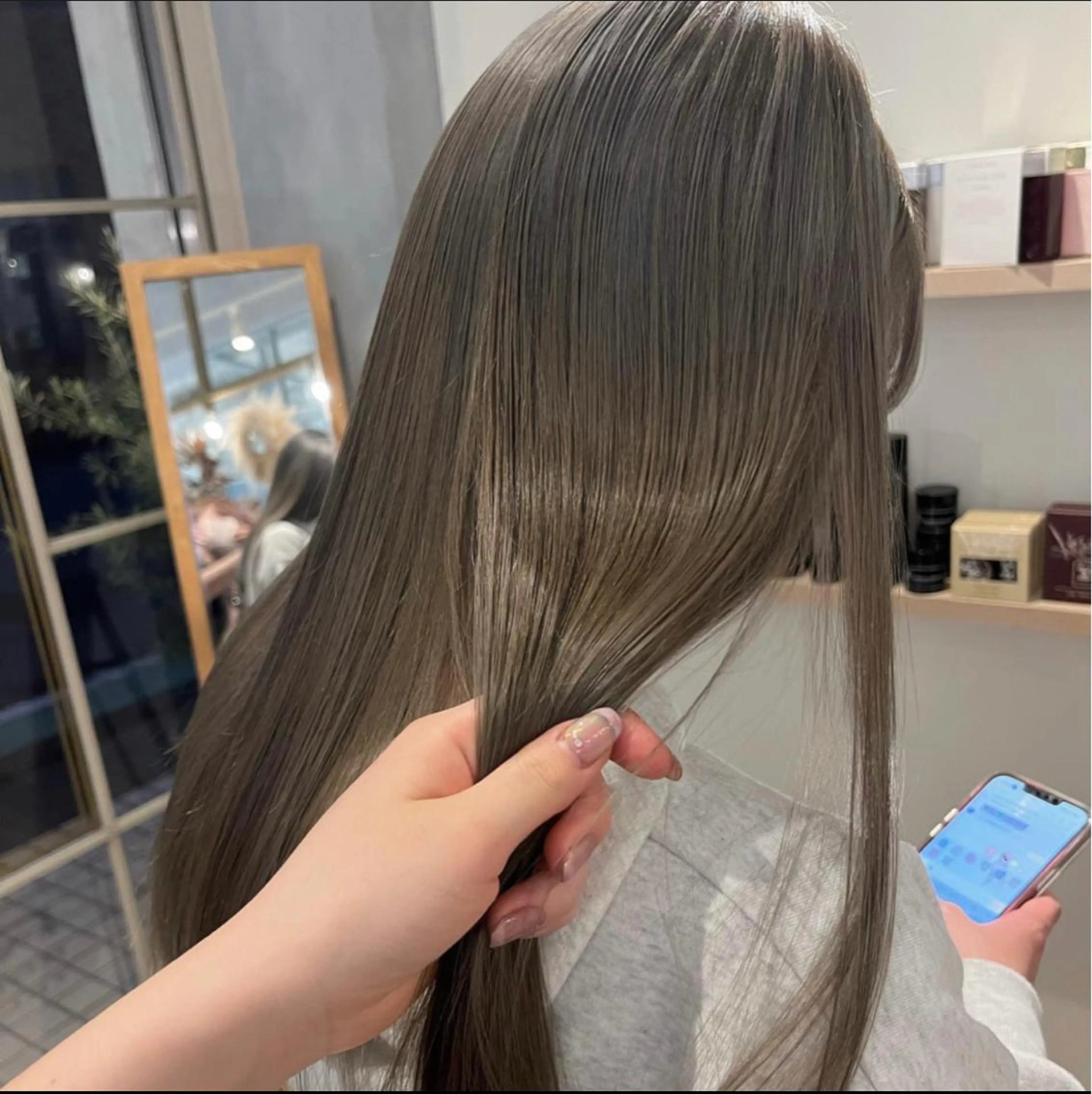 ロング ヘアカラー MAI ROCCO3rdのヘアスタイル