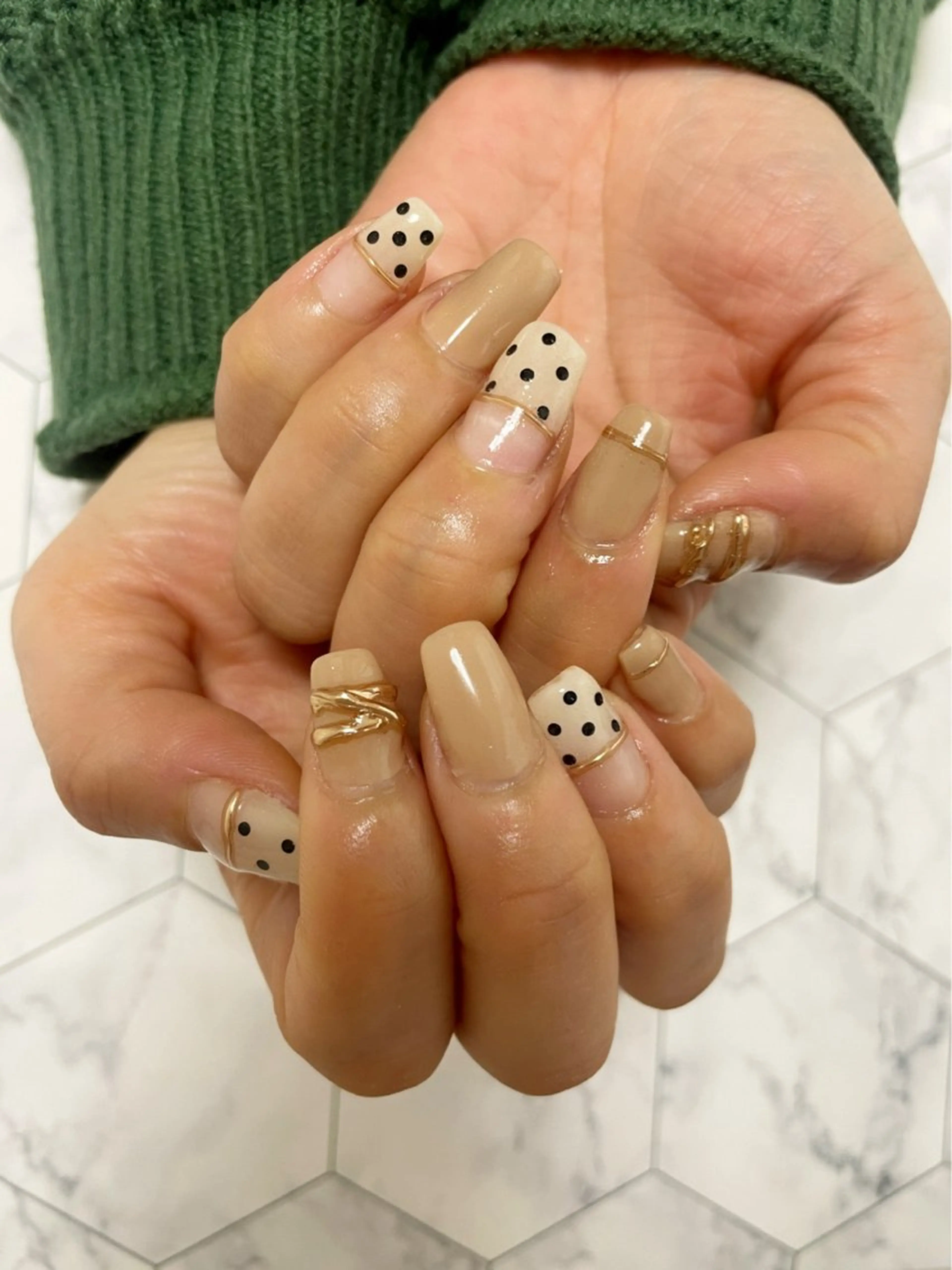 ネイル ガーリー ホログラムネイル オフィスネイル nailroom.. shikiのネイルデザイン