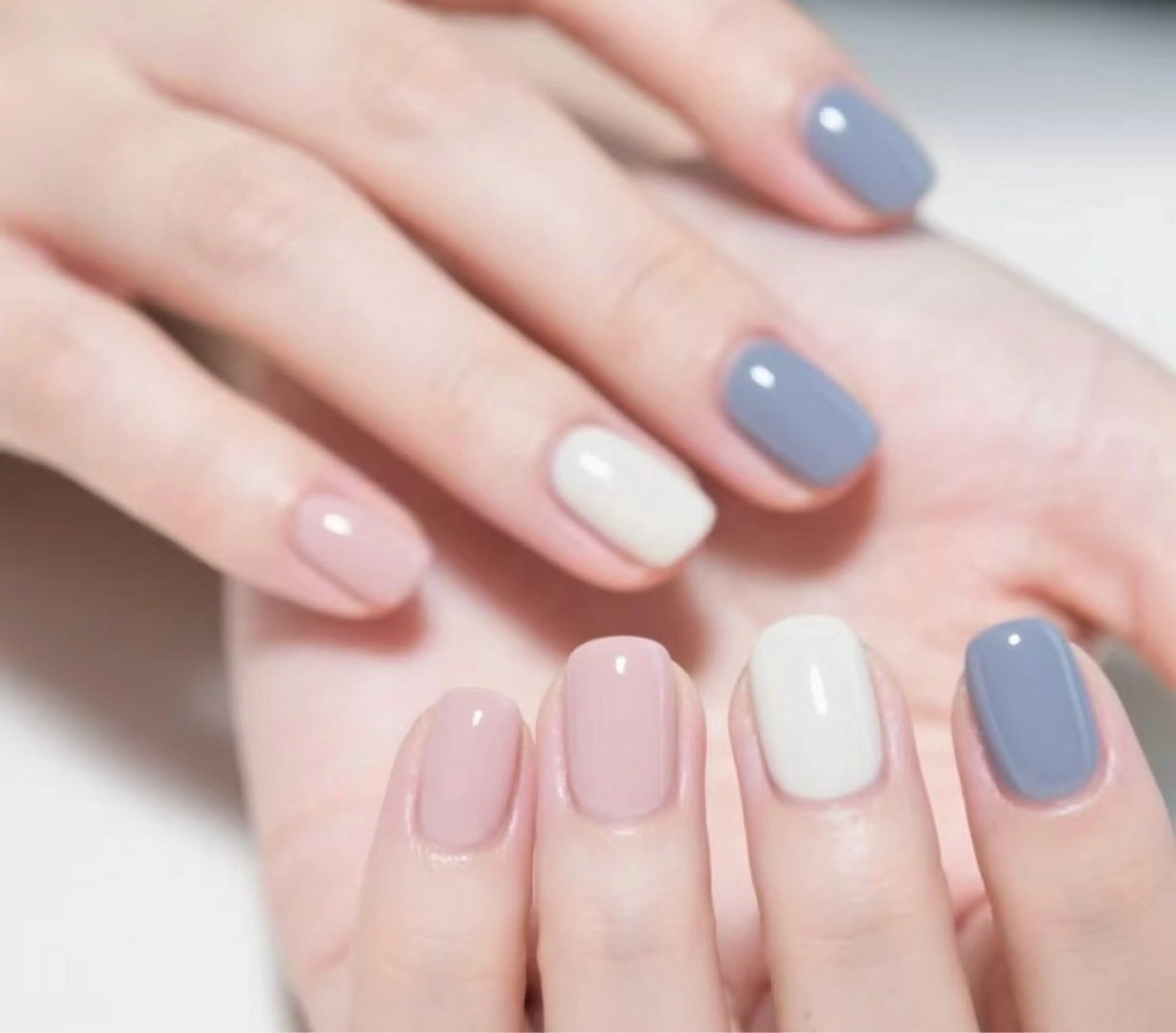 ネイル フレンチネイル ジェルネイル ガラスフレンチ グラデーション ラメ(グリッター) ハンドネイル ネイルサロン Jasmine 池袋東口所属・YU RIのネイルデザイン