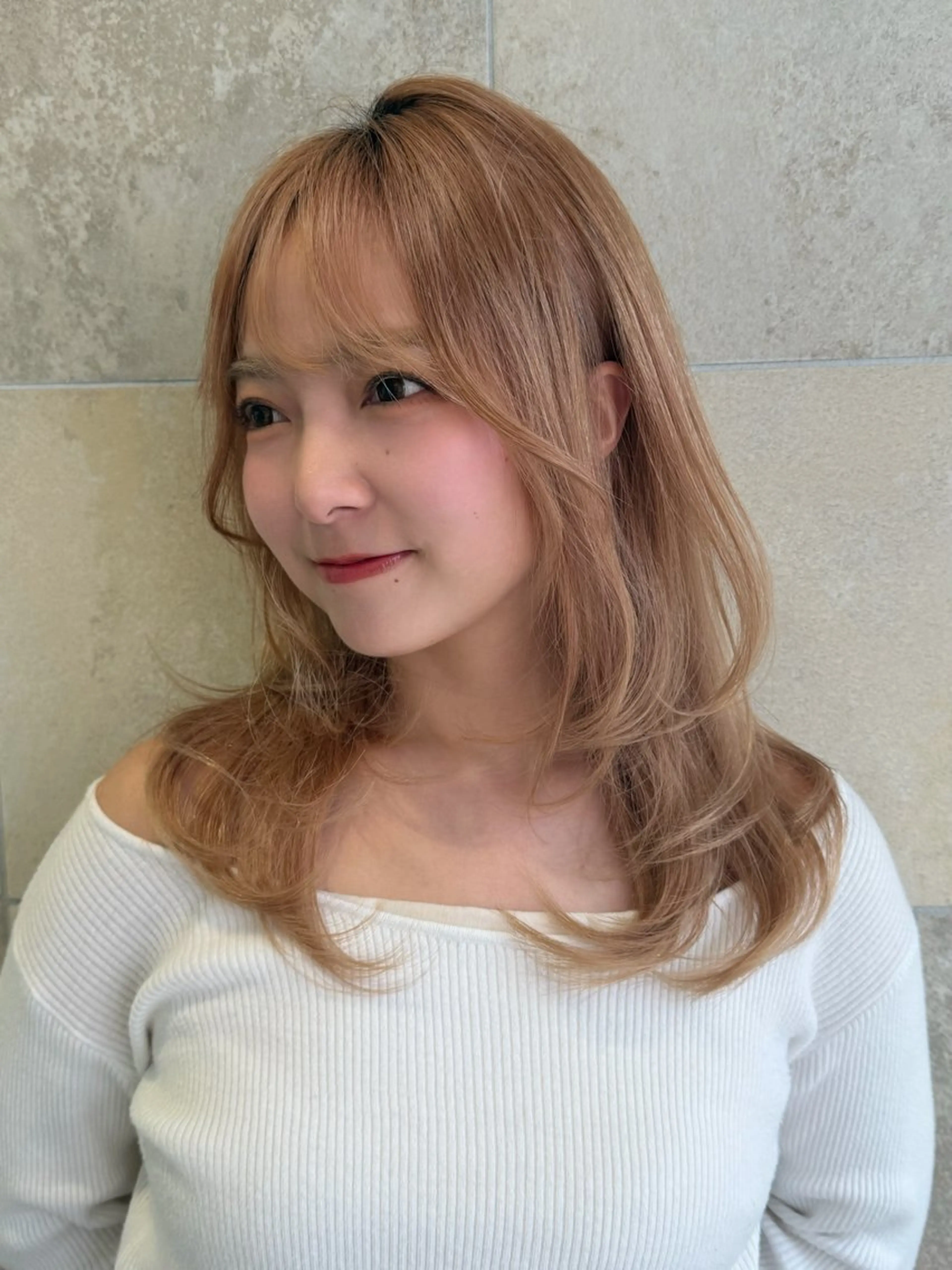 セミロング カラー ベージュカラー 透明感カラー レイヤーカット 小顔カット カット ヘアカラー 小顔レイヤー/ ベージュ🤍Rieのヘアスタイル