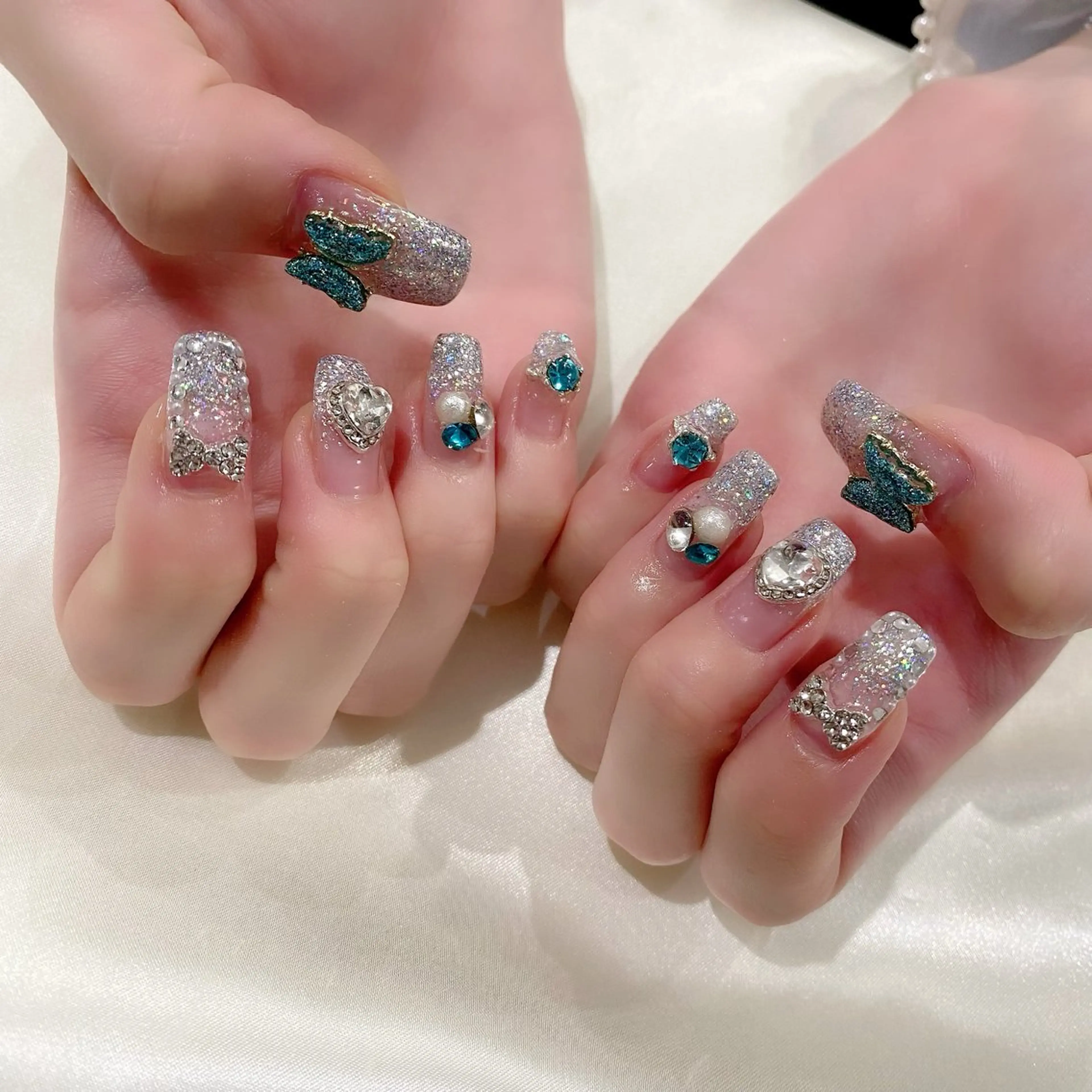 ネイル グラデーション キラキラネイル ラメ(グリッター) ラメグラデーション スクエアネイル Salon Ｋのネイルデザイン